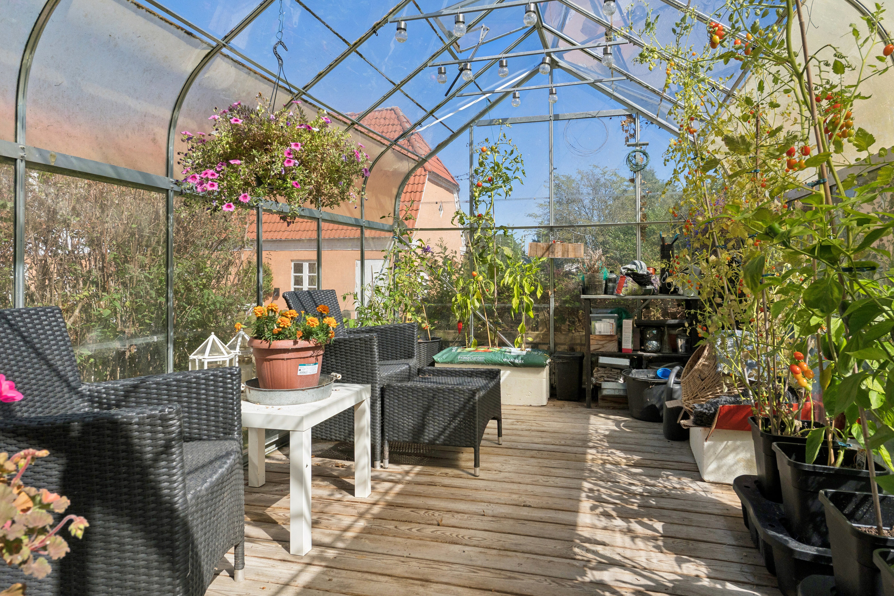 Fremhævet terrasse billede i fuldskærmstilstand. Billede af Teglværksvej 40, 5892 Gudbjerg Sydfyn