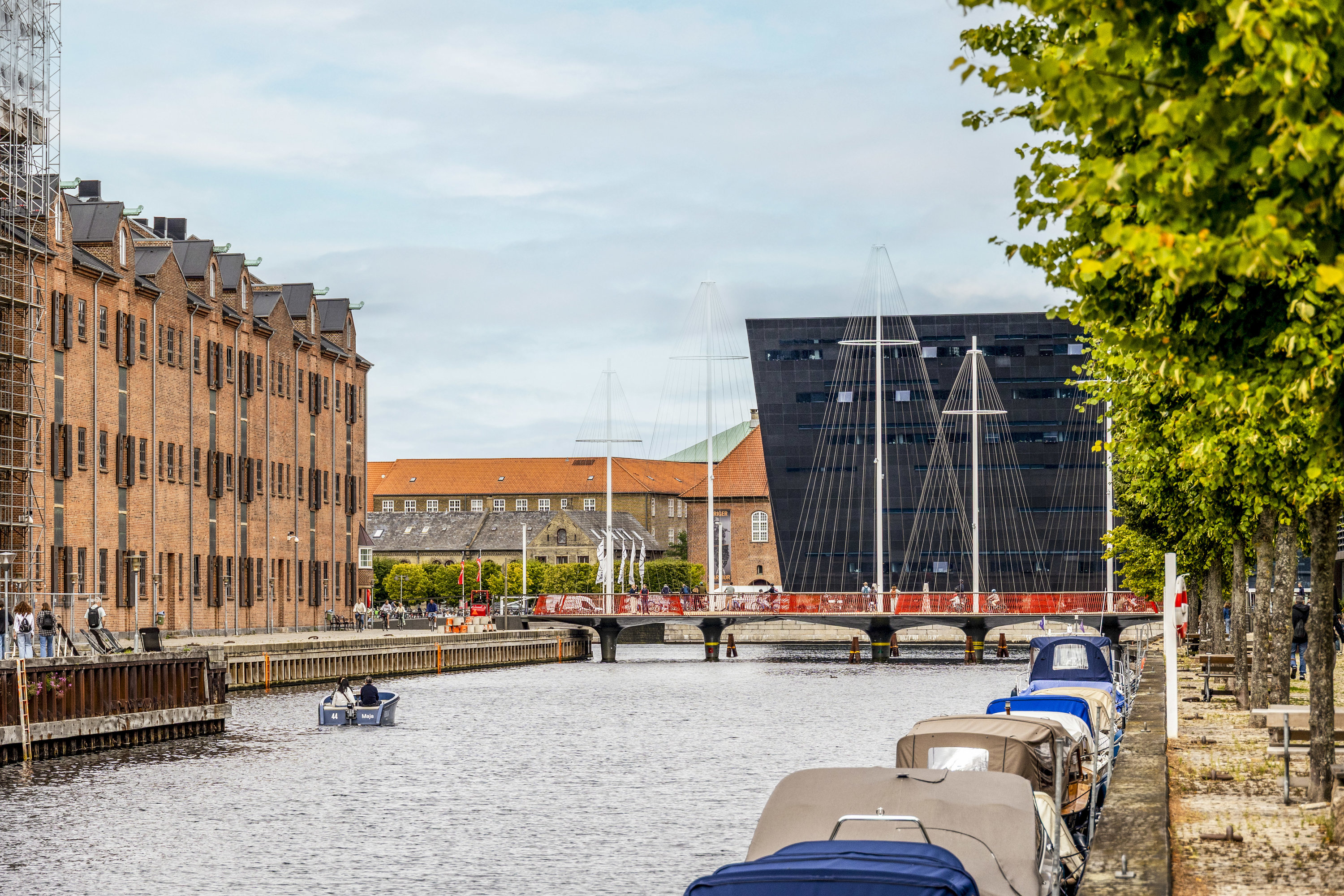 Fremhævet  billede i fuldskærmstilstand. Billede af Overgaden Neden Vandet 5B, 3. tv., 1414 København K