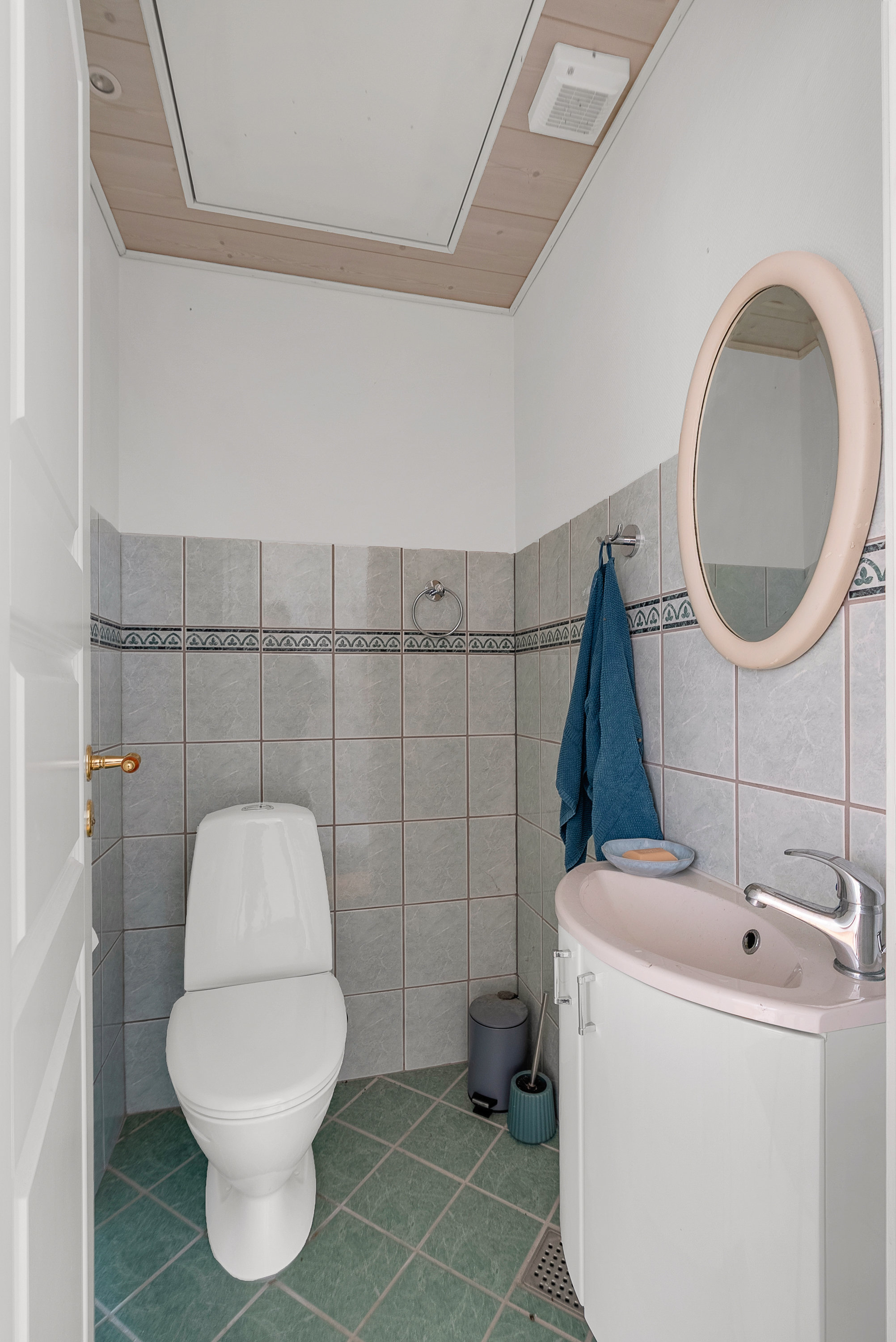 Fremhævet toilet billede i fuldskærmstilstand. Billede af Stenshøjvej 6, Bøjden, 5600 Faaborg