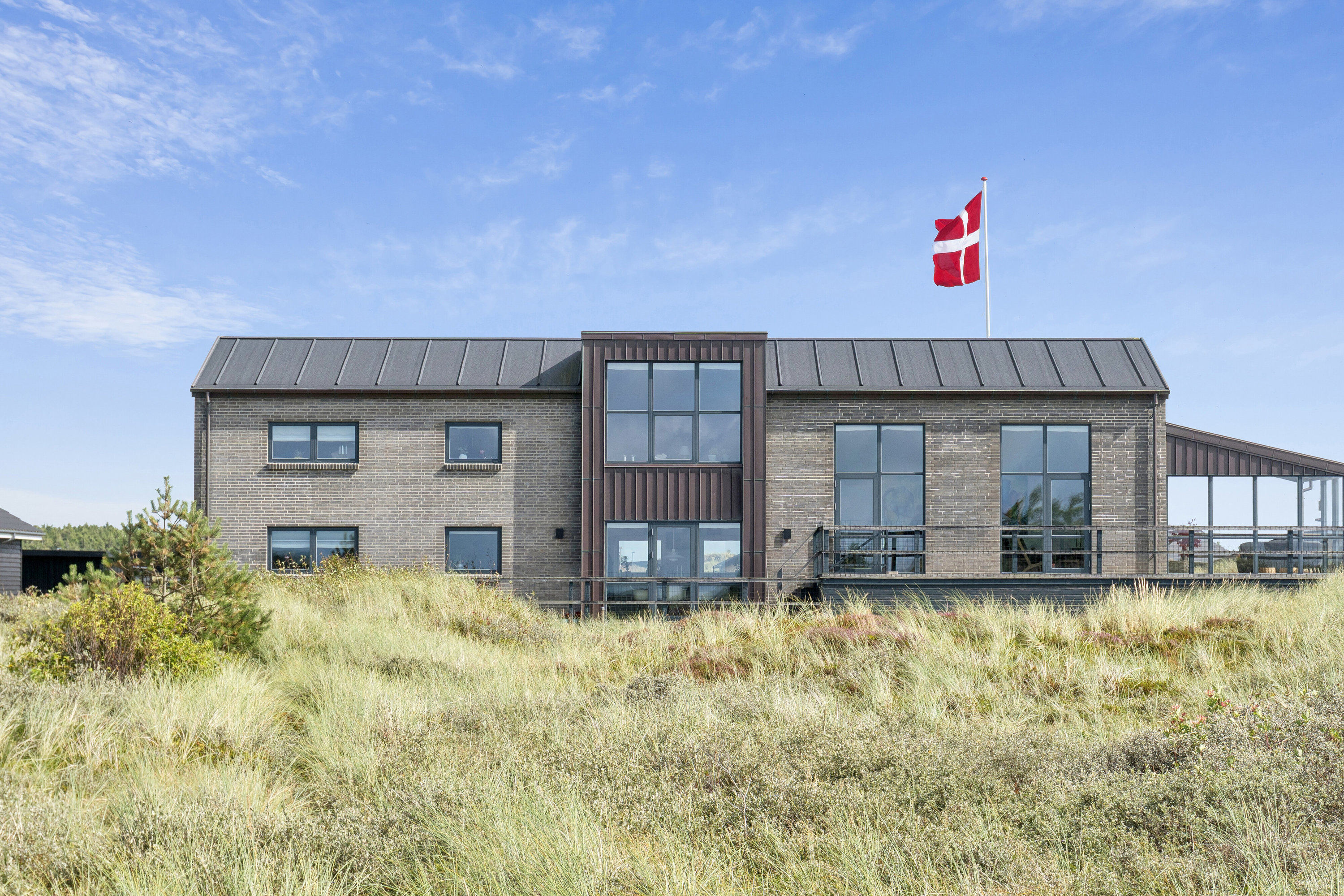 Fremhævet set fra haven billede i fuldskærmstilstand. Billede af Lyngbakken 35, Vorupør, 7700 Thisted