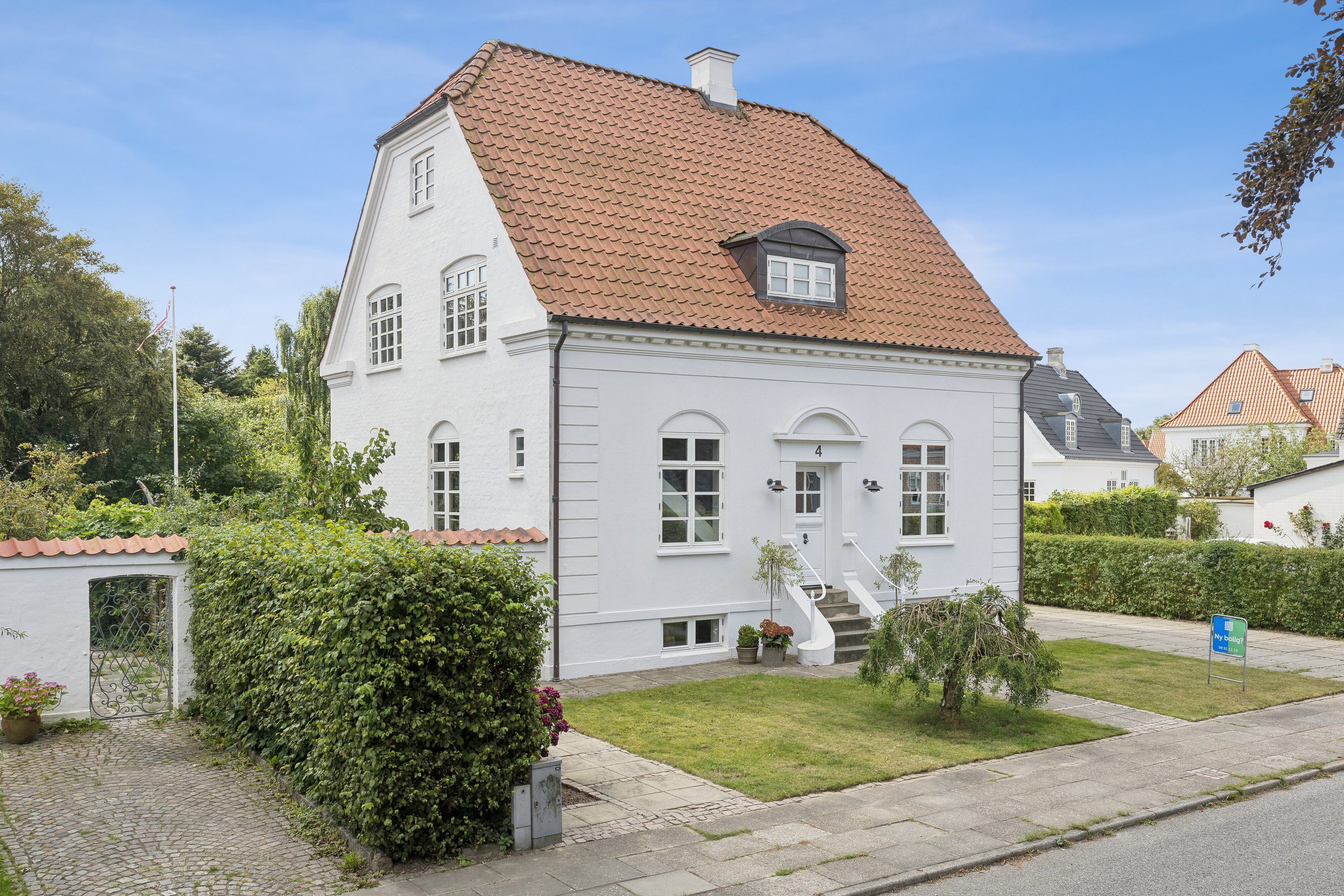 Fremhævet set fra vejen billede i fuldskærmstilstand. Billede af Fredensvej 4, 9800 Hjørring
