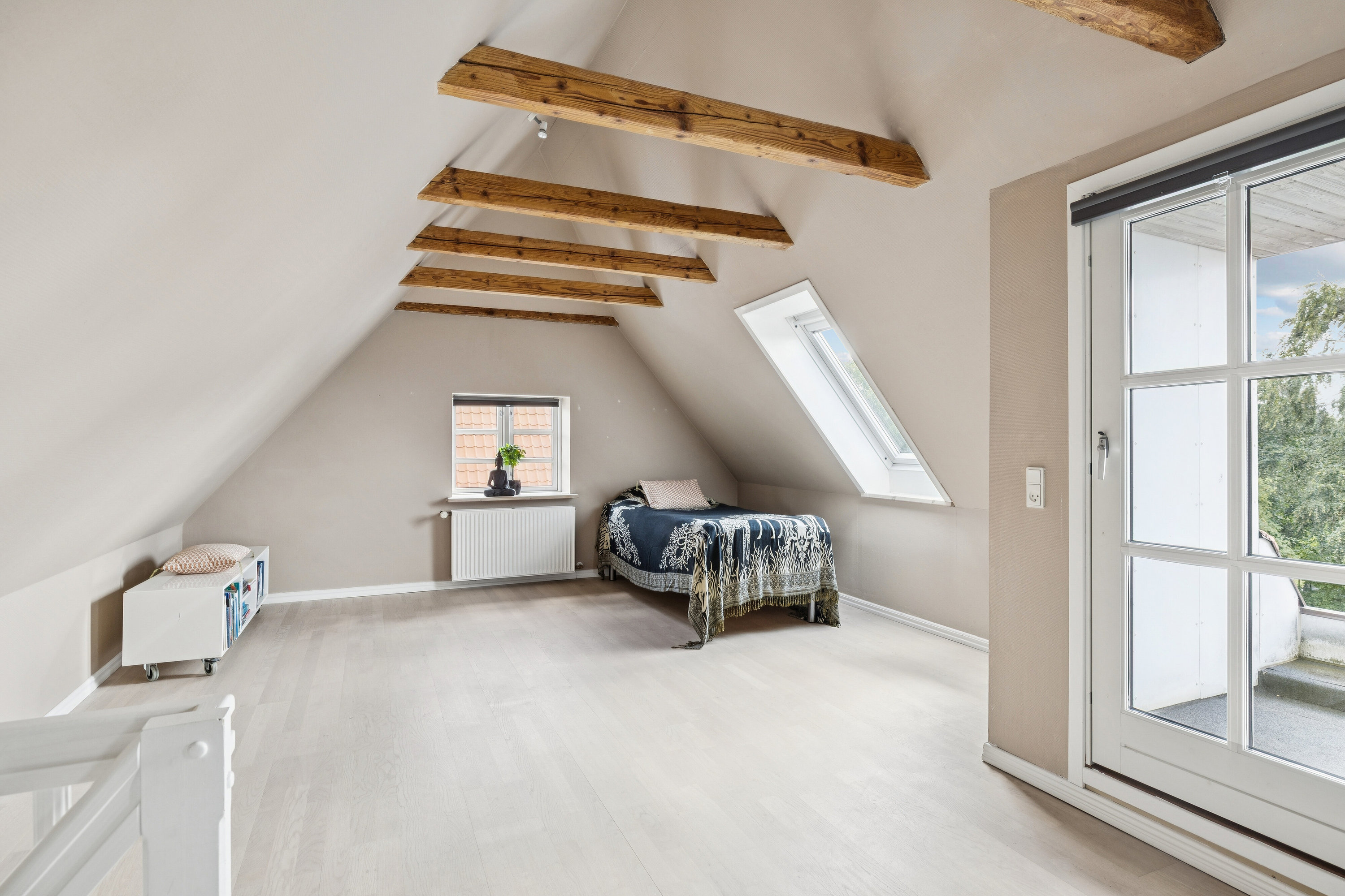 Fremhævet loft billede i fuldskærmstilstand. Billede af Fredensvej 4, 9800 Hjørring