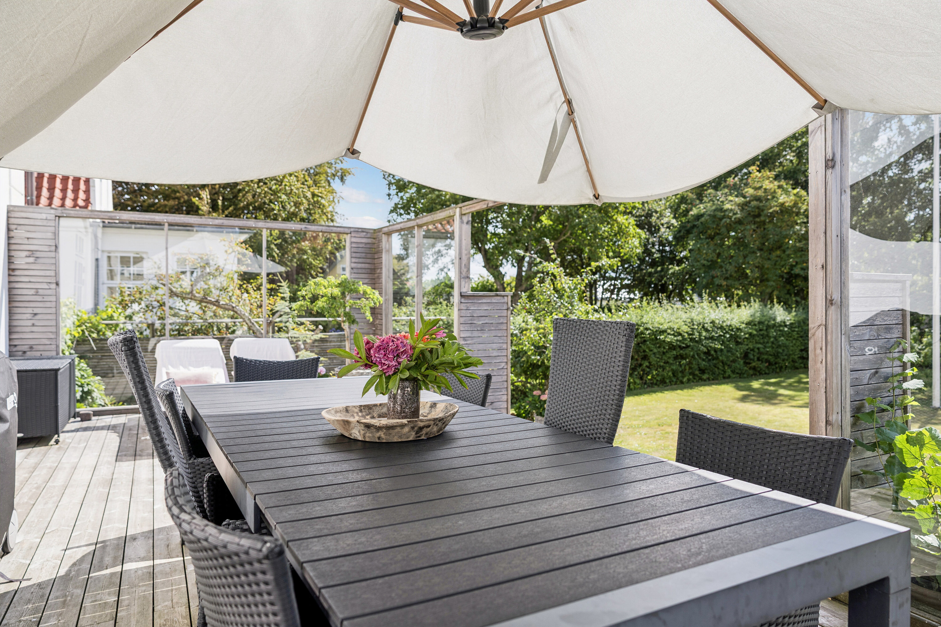 Fremhævet overdækket terrasse billede i fuldskærmstilstand. Billede af Fredensvej 4, 9800 Hjørring