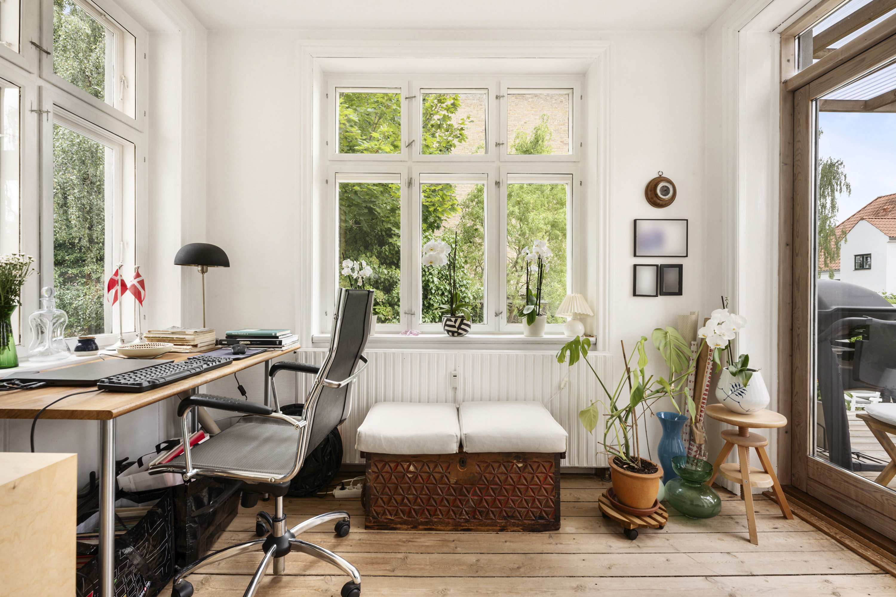 Fremhævet kontor billede i fuldskærmstilstand. Billede af Sophus Bauditz Vej 22, st., 2920 Charlottenlund