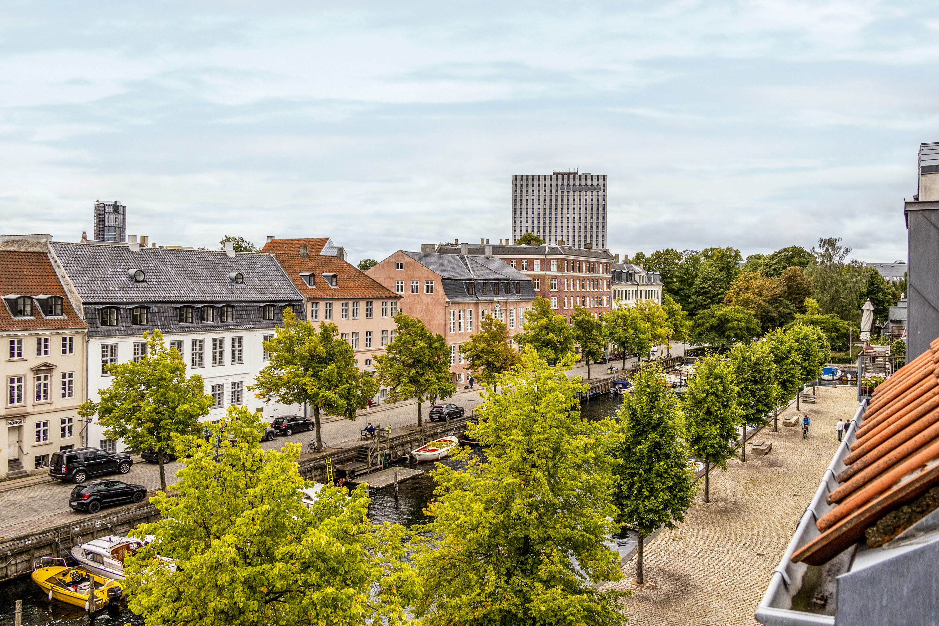 Fremhævet  billede i fuldskærmstilstand. Billede af Overgaden Neden Vandet 5B, 3. tv., 1414 København K
