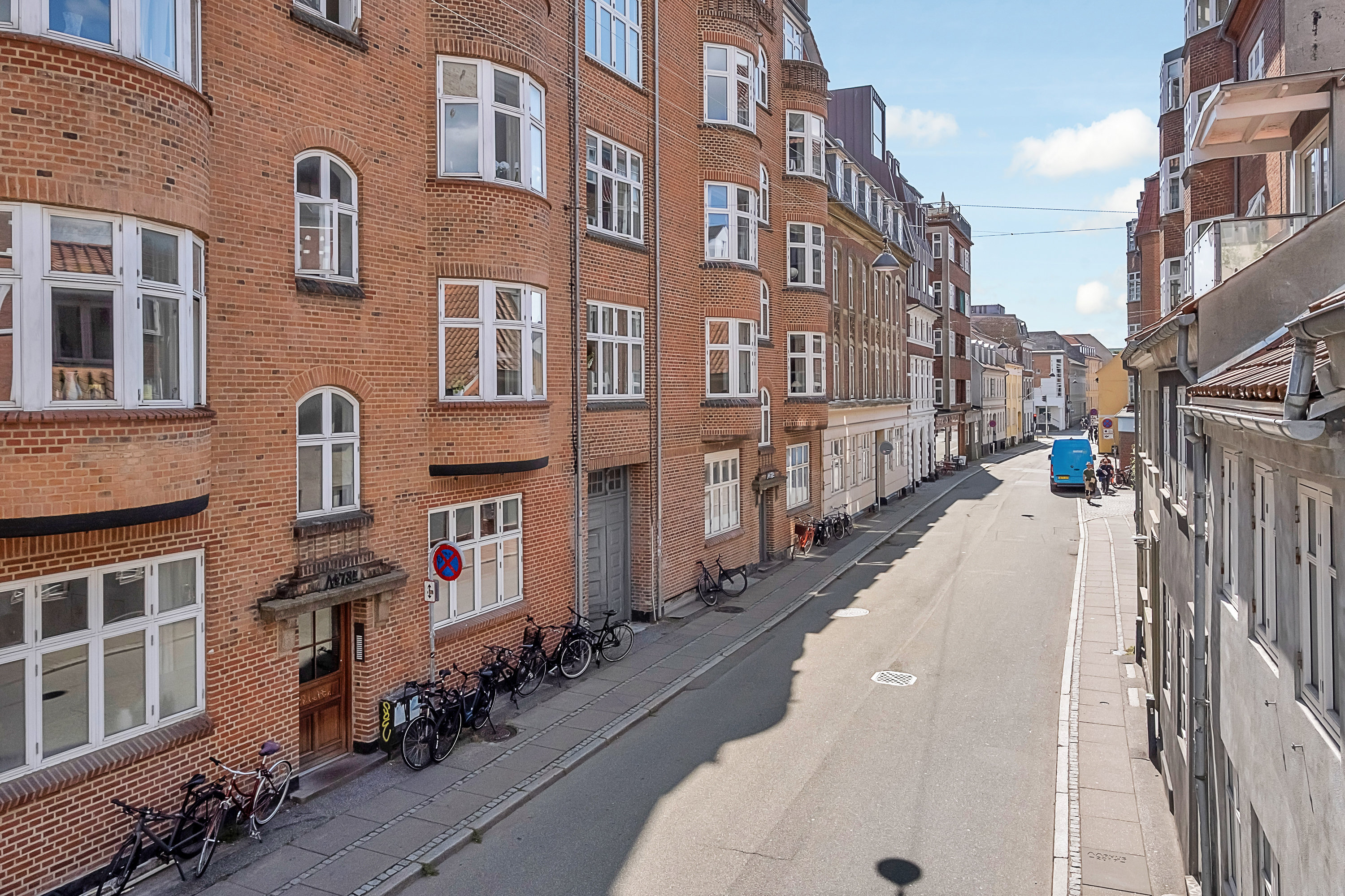 Fremhævet facade billede i fuldskærmstilstand. Billede af Mejlgade 78A, 1. th., 8000 Aarhus C