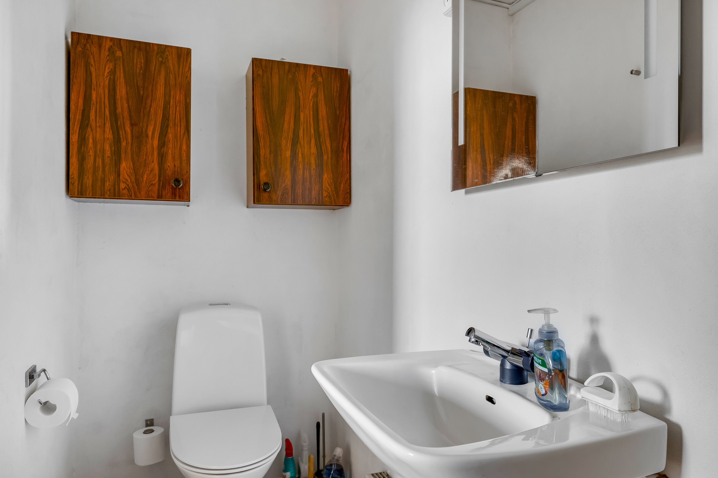 Fremhævet toilet billede i fuldskærmstilstand. Billede af Rønnevej 22, Abild, 6270 Tønder
