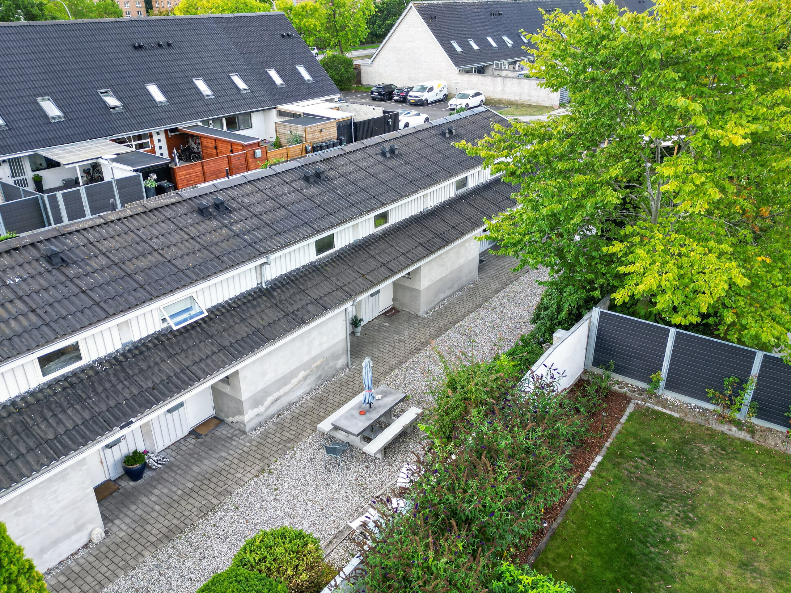 Fremhævet luftfoto billede i fuldskærmstilstand. Billede af Hindbærhaven 5, st. 4., 2680 Solrød Strand