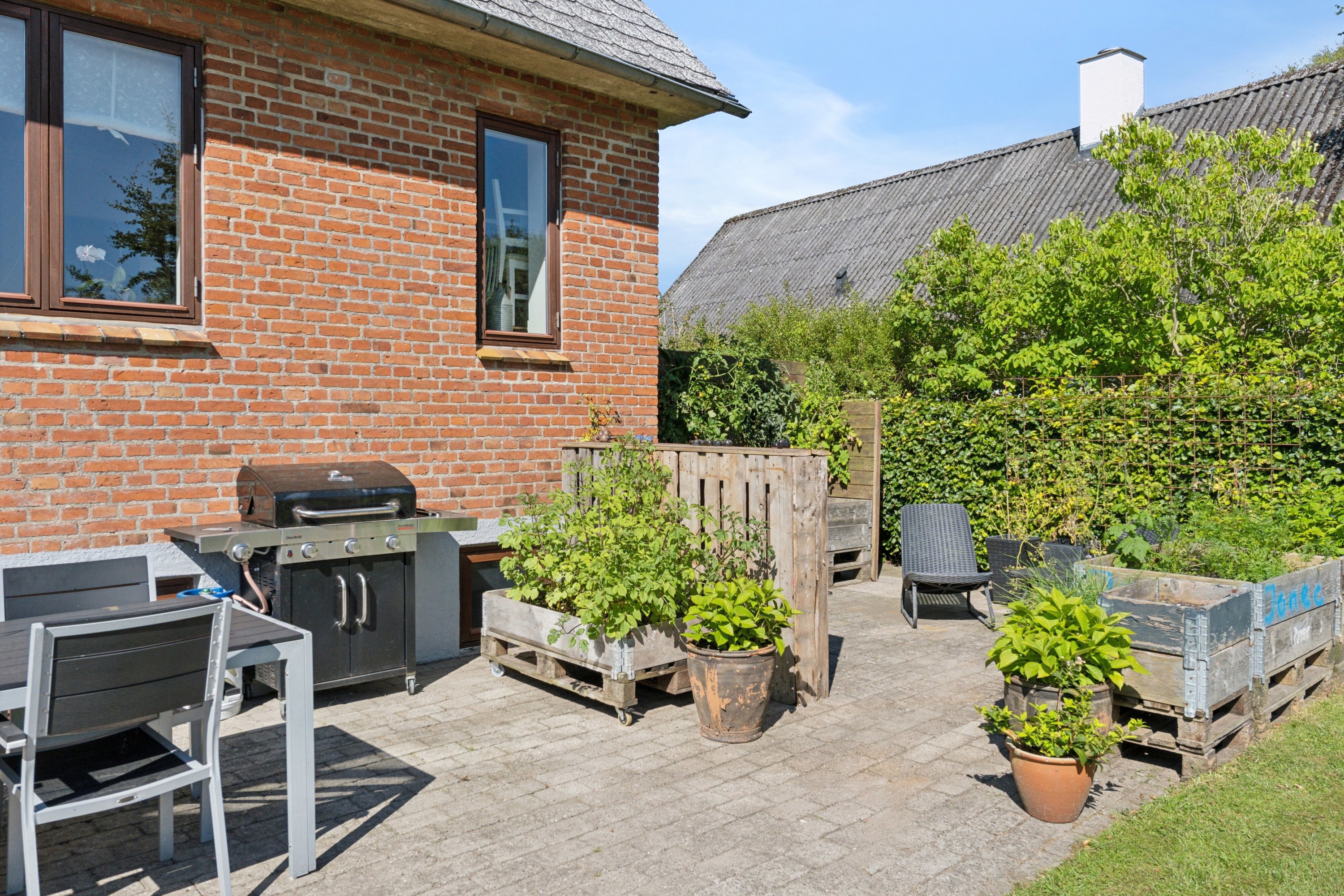 Fremhævet terrasse billede i fuldskærmstilstand. Billede af Aagade 38, Vegger, 9240 Nibe