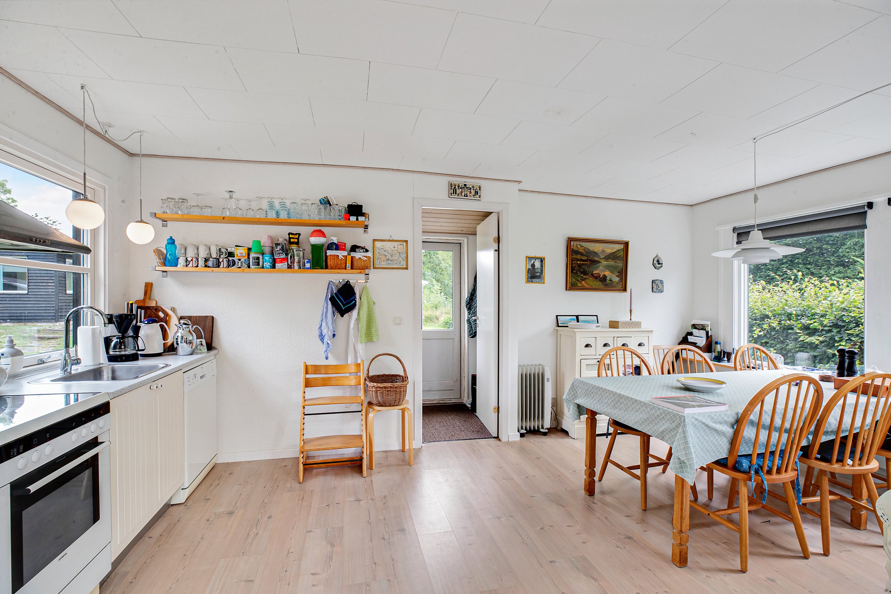 Fremhævet køkken billede i fuldskærmstilstand. Billede af Chr Bachsvej 9A, Asserballeskov, 6440 Augustenborg