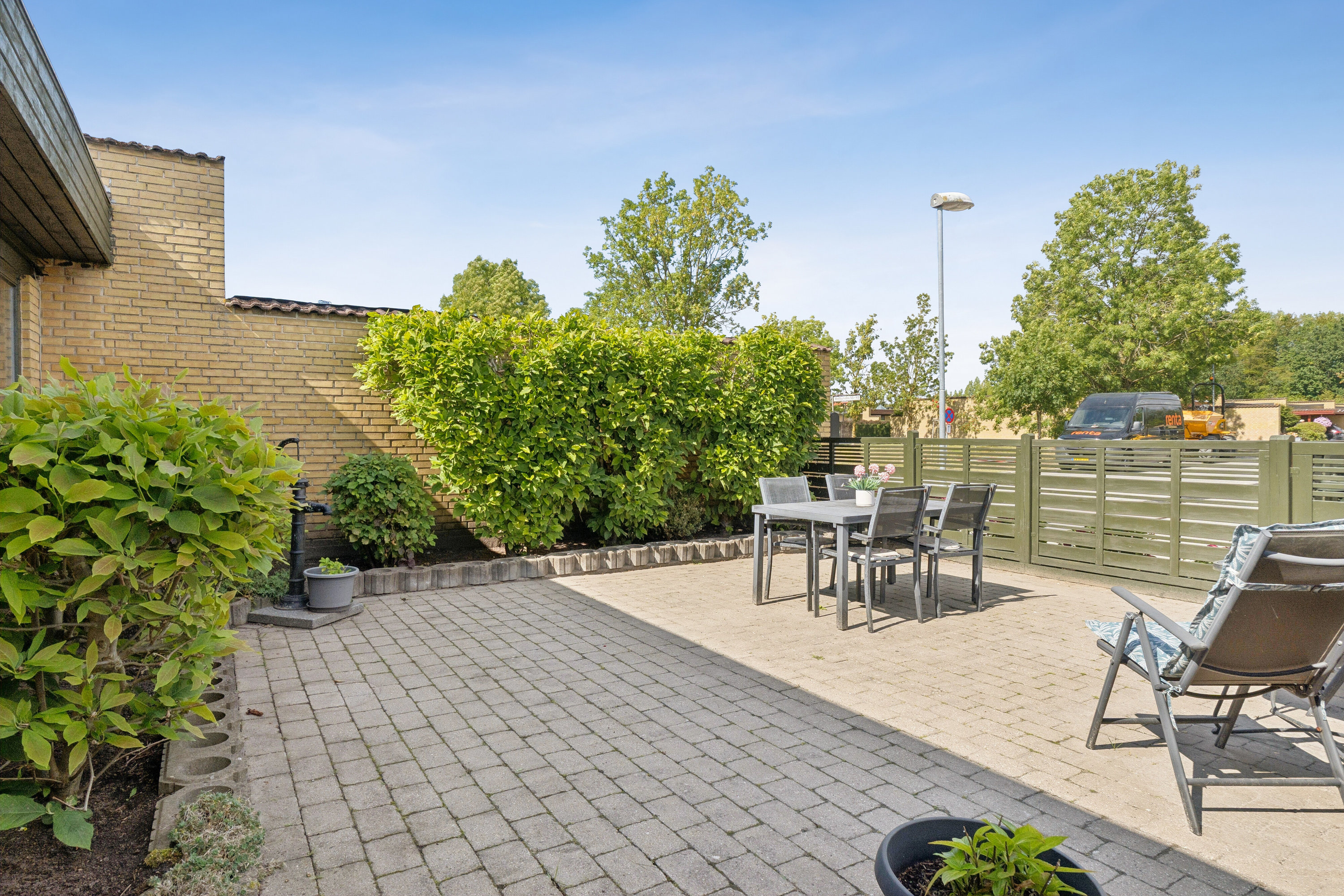 Fremhævet terrasse billede i fuldskærmstilstand. Billede af Vedbyholm 3, 2650 Hvidovre