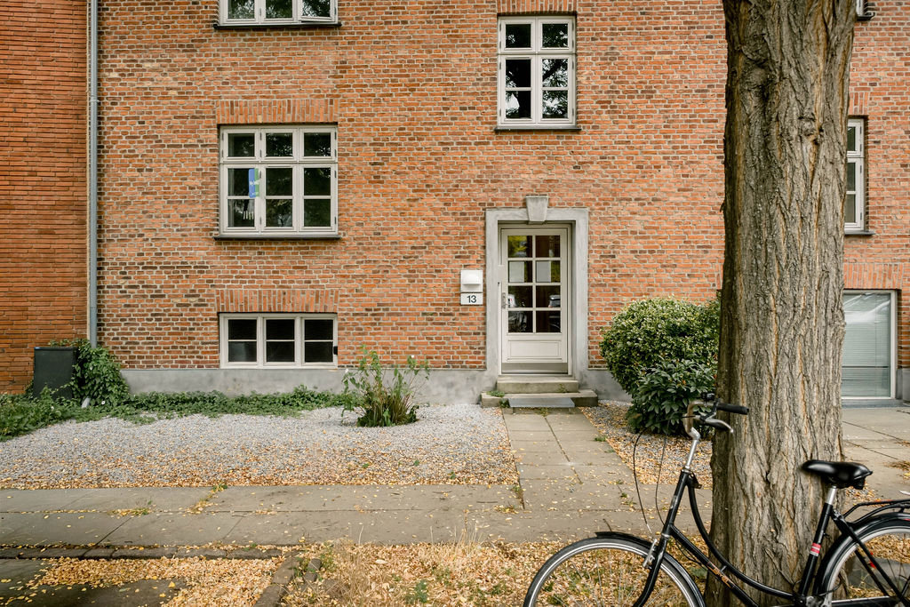 Fremhævet  billede i fuldskærmstilstand. Billede af H.V. Nyholms Vej 13, st. tv., 2000 Frederiksberg