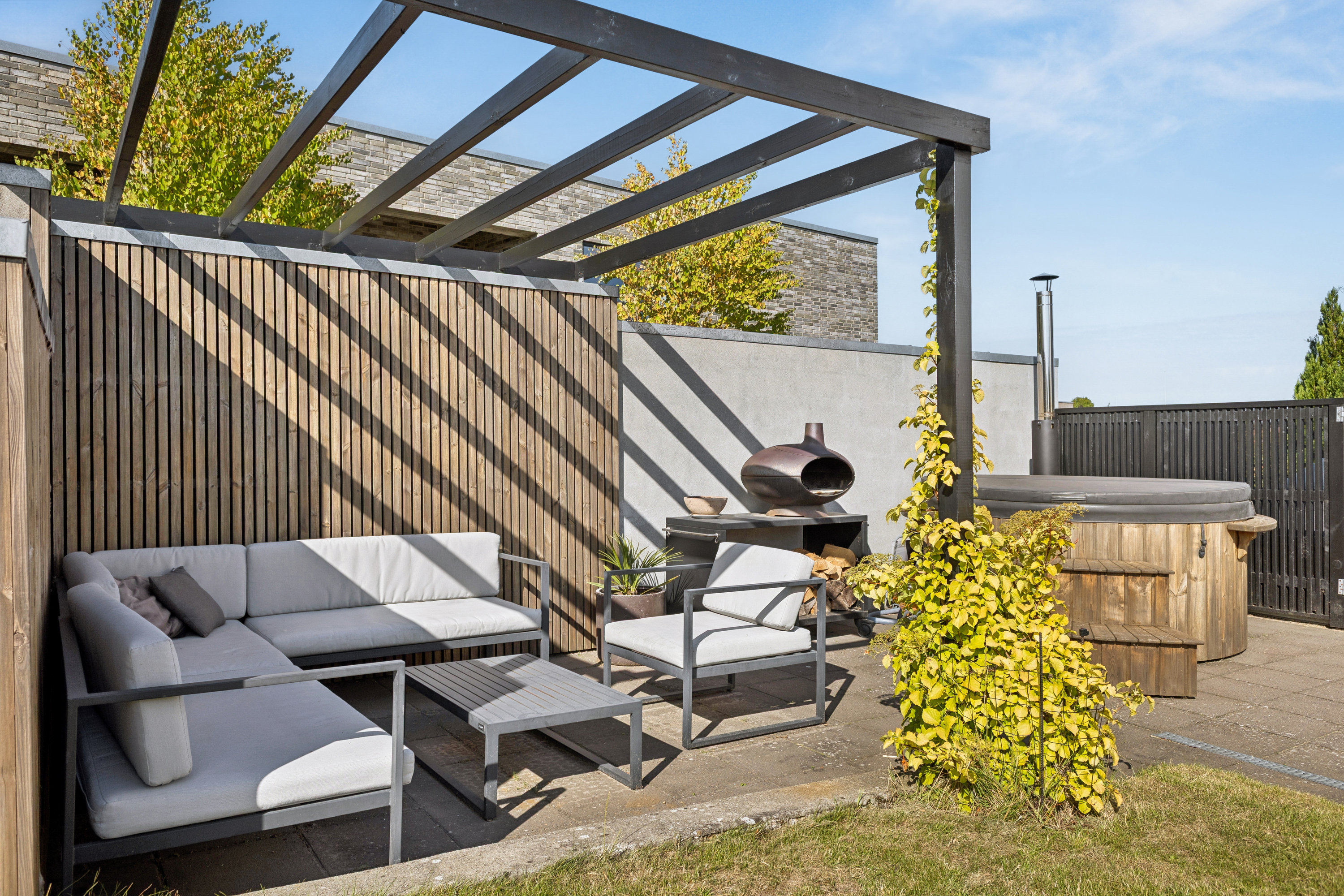 Fremhævet terrasse billede i fuldskærmstilstand. Billede af Tronkærgårdsvej 41, 8541 Skødstrup