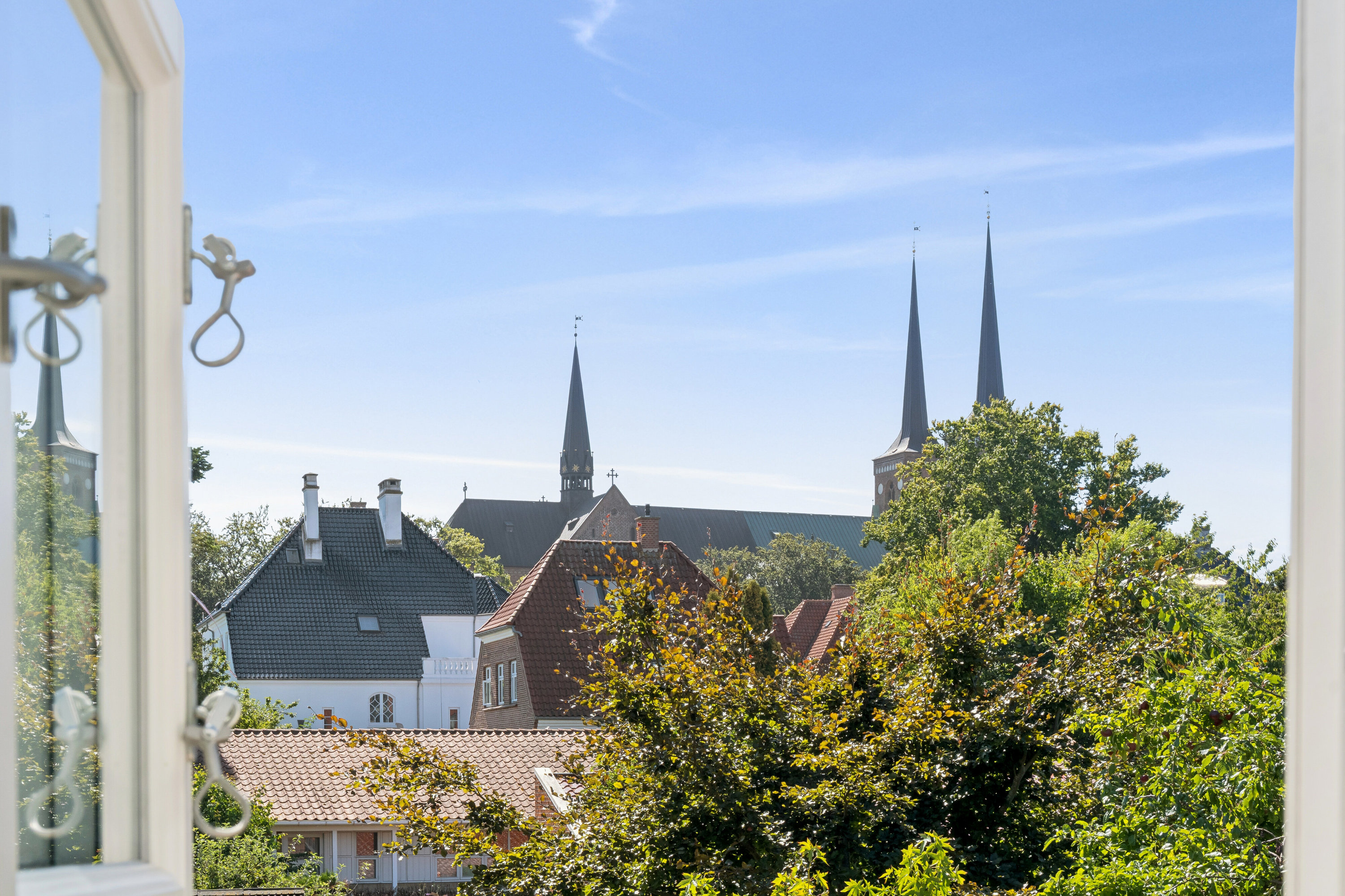 Fremhævet set fra haven billede i fuldskærmstilstand. Billede af Sankt Laurentii Vej 3, 1. th., 4000 Roskilde