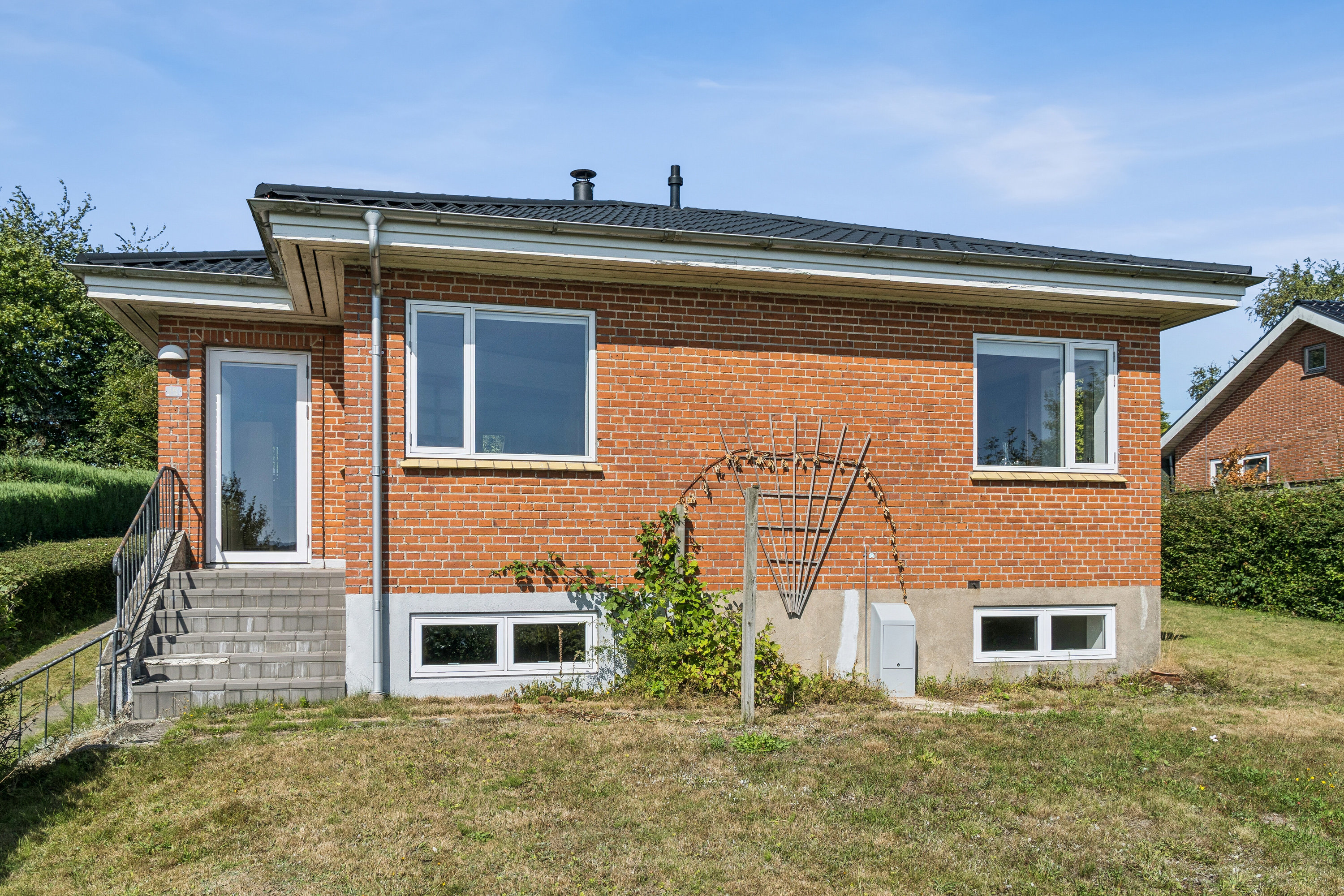 Fremhævet facade billede i fuldskærmstilstand. Billede af Hulvejen 15, Smedeby, 6340 Kruså