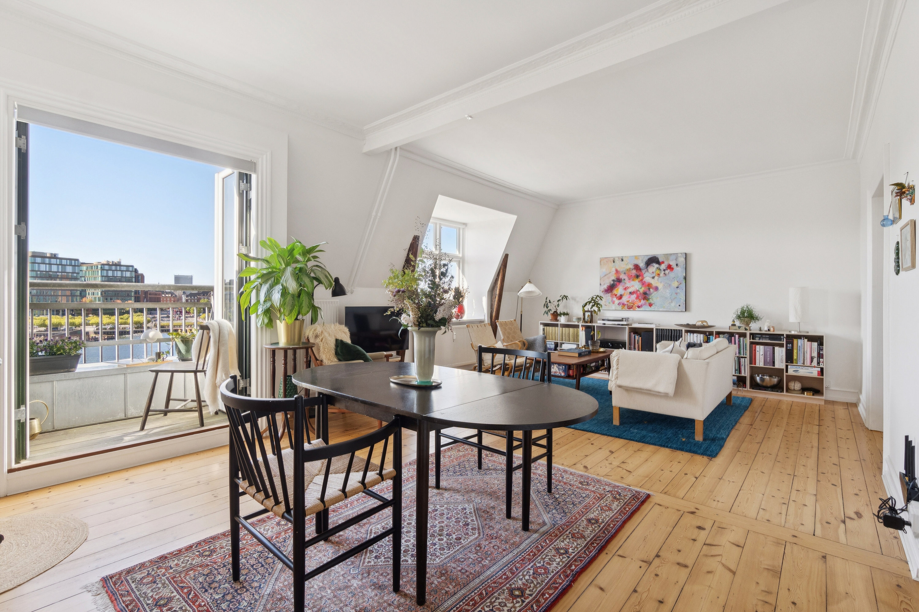 Fremhævet spisestue billede i fuldskærmstilstand. Billede af Islands Brygge 33, 5. tv., 2300 København S
