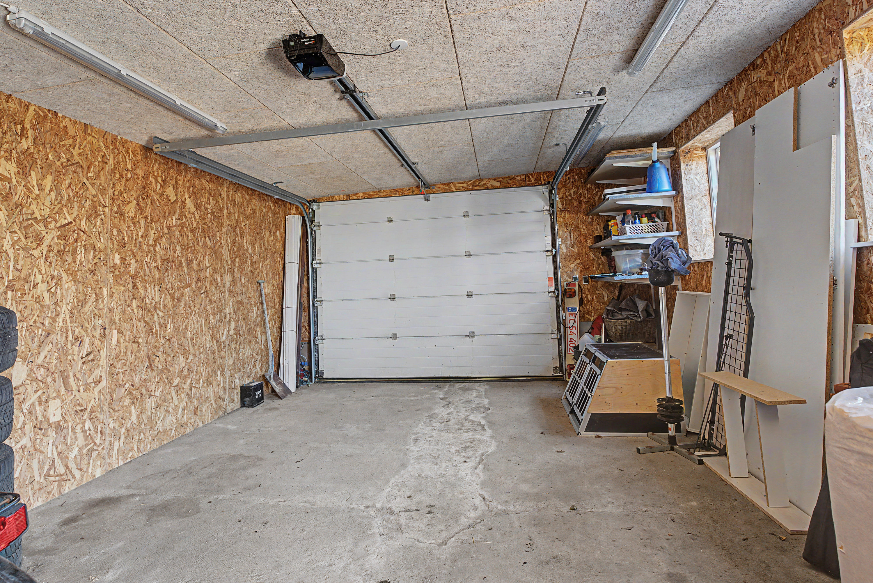 Fremhævet garage billede i fuldskærmstilstand. Billede af Øllebøllevej 2, 4894 Øster Ulslev