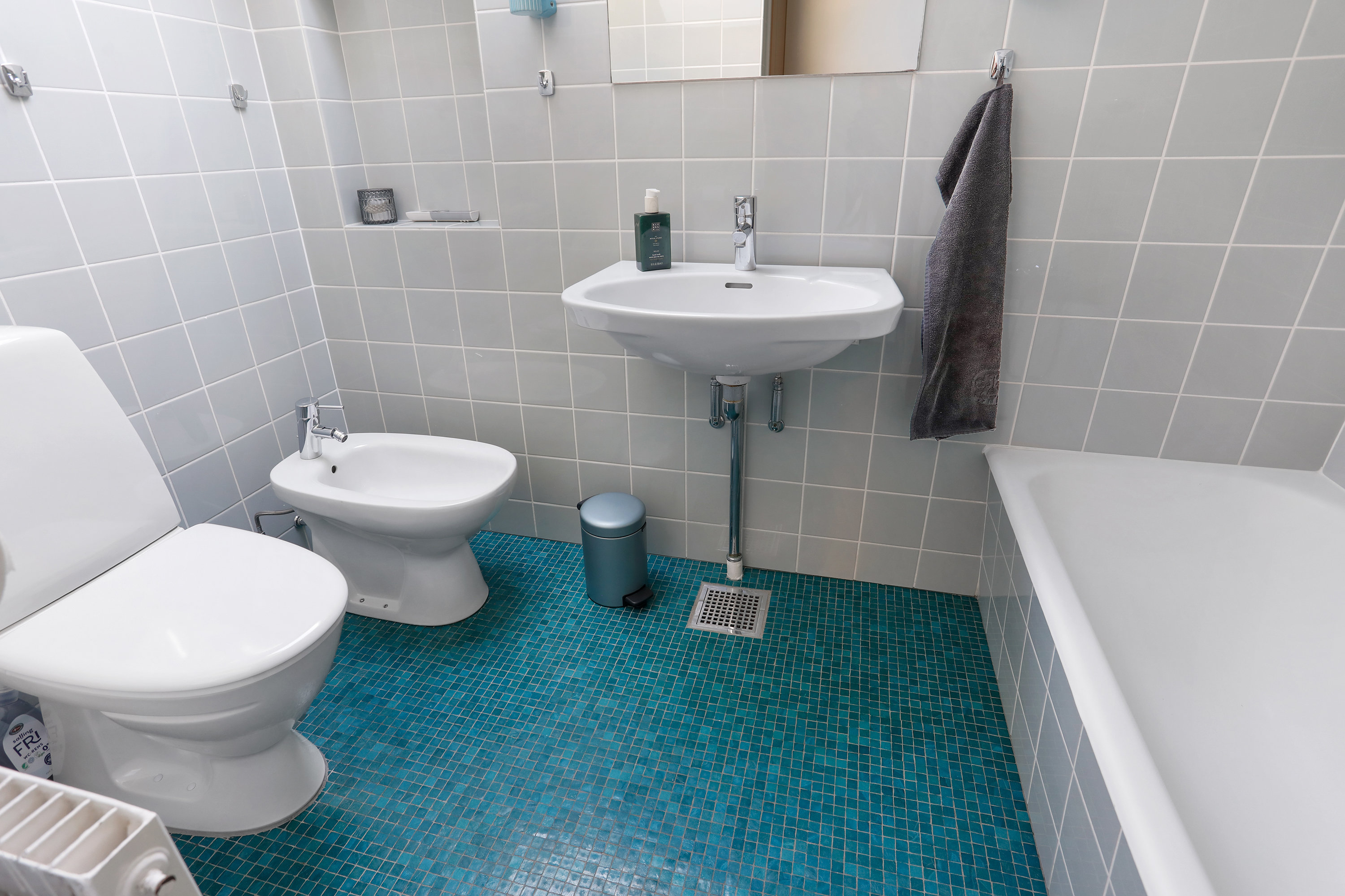 Fremhævet toilet billede i fuldskærmstilstand. Billede af Finnedalsvej 2C, 2770 Kastrup