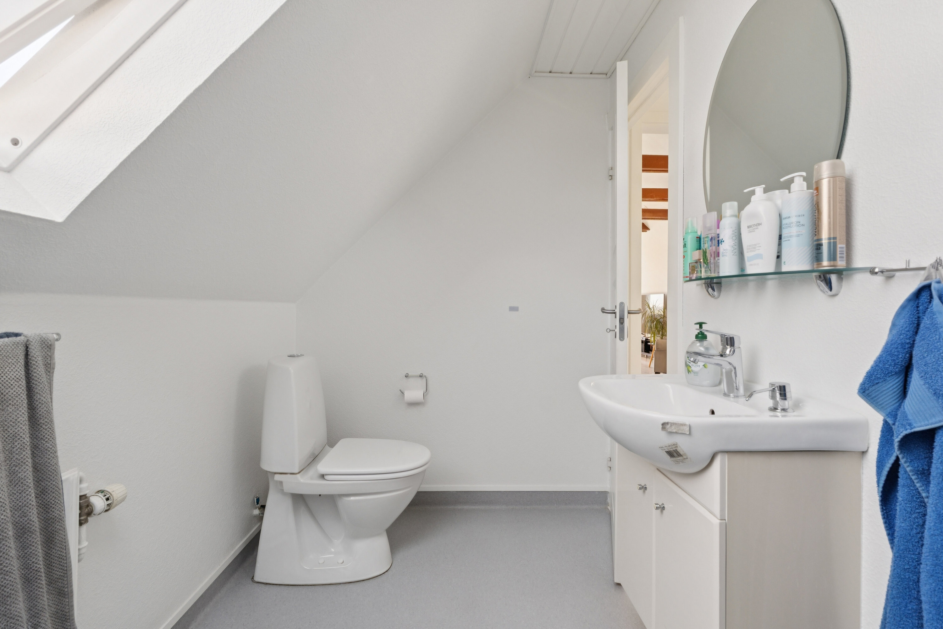 Fremhævet toilet billede i fuldskærmstilstand. Billede af Gartnervænget 9, Rosilde, 5800 Nyborg