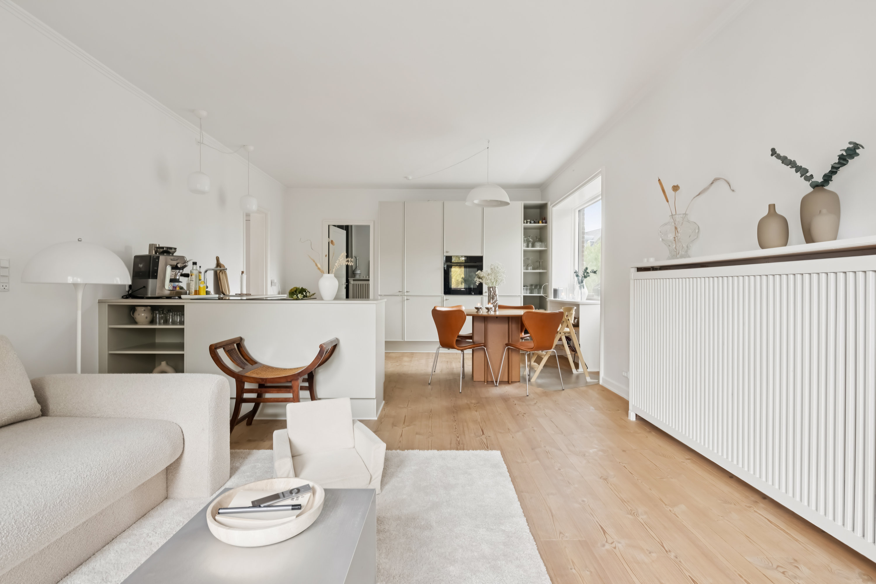 Fremhævet stue billede i fuldskærmstilstand. Billede af Mariendalsvej 12A, 2. th., 2000 Frederiksberg