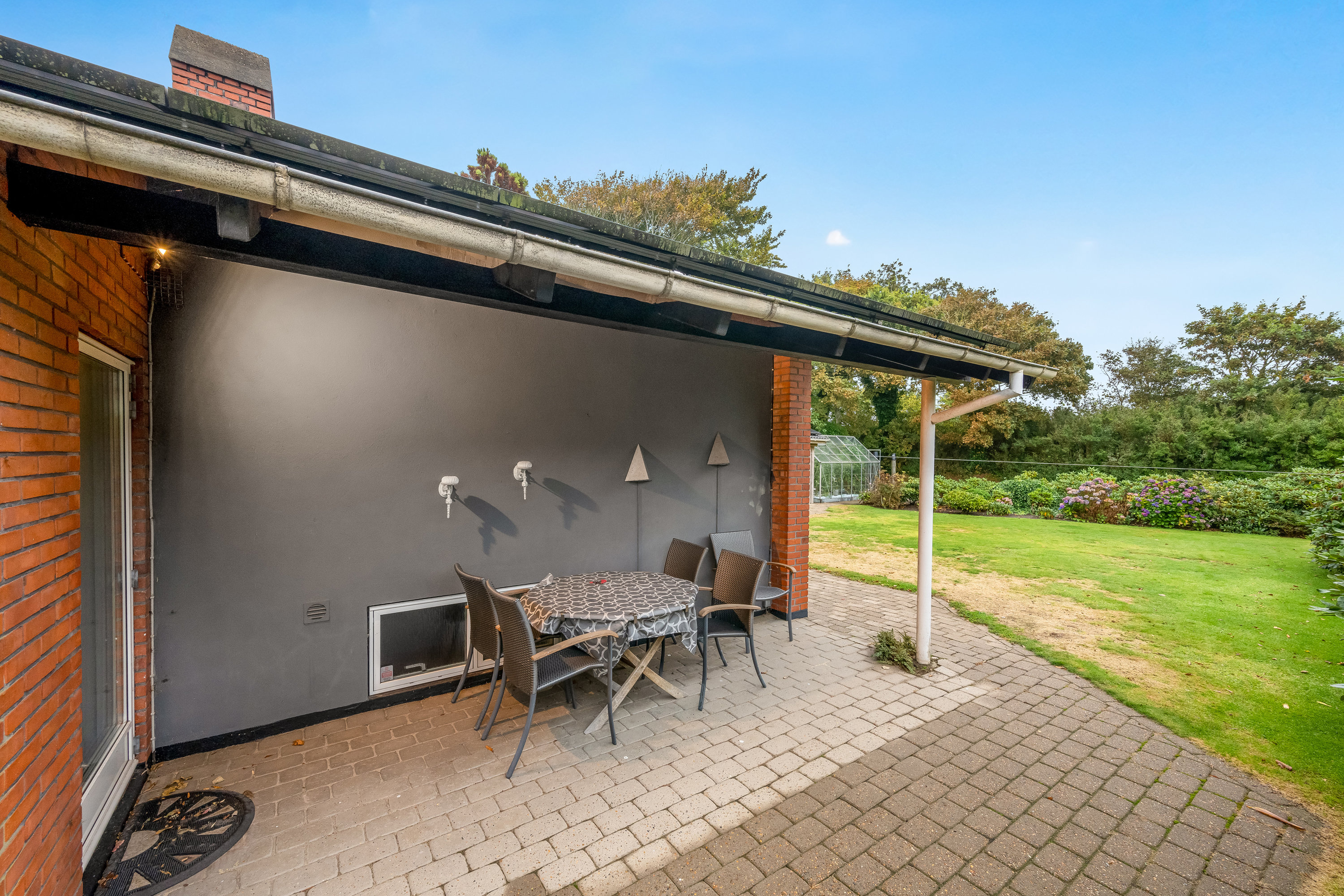 Fremhævet overdækket terrasse billede i fuldskærmstilstand. Billede af Meldskiftet 11, 6950 Ringkøbing