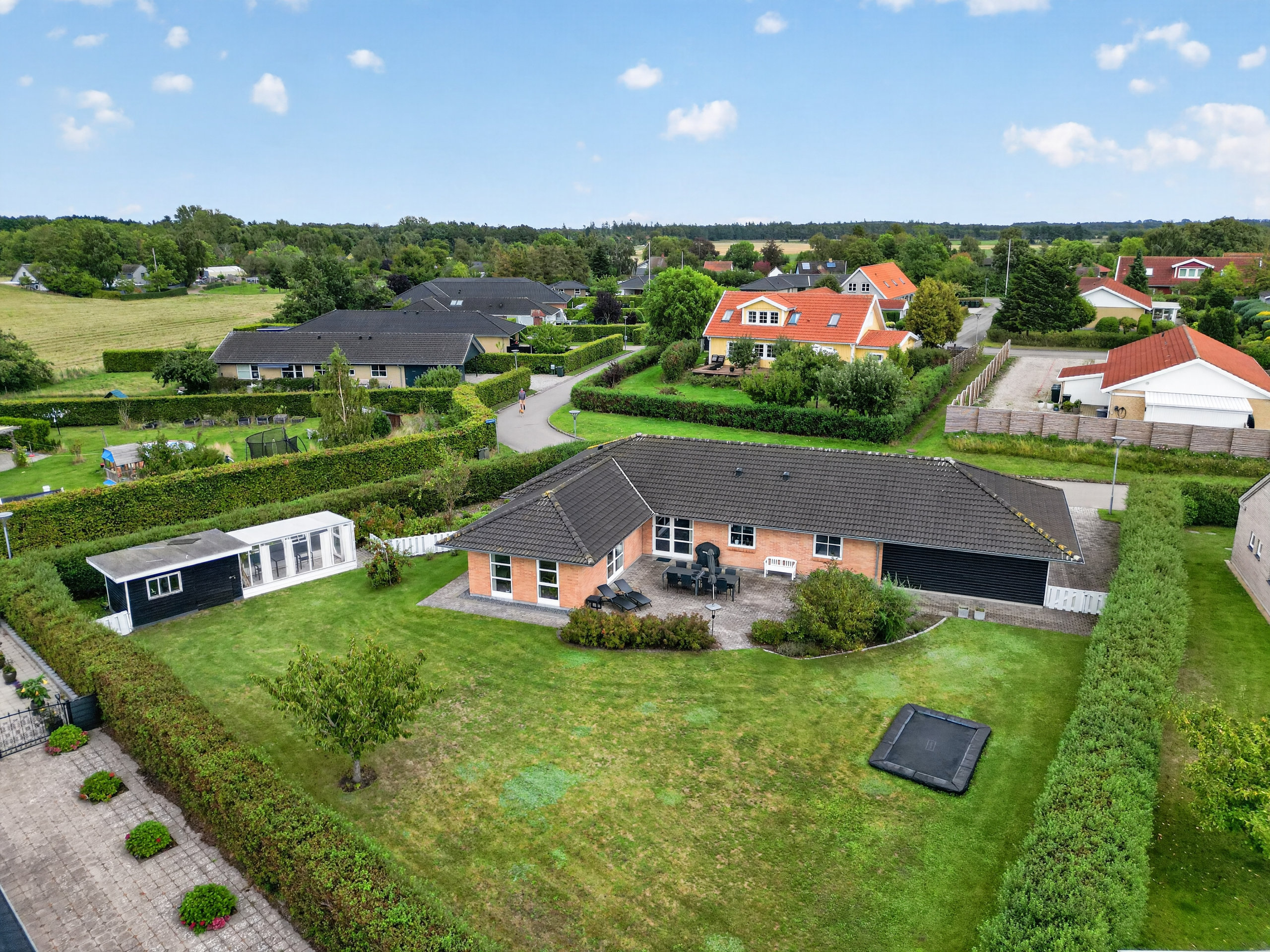 Fremhævet luftfoto billede i fuldskærmstilstand. Billede af Lindegårdshegnet 7, 4500 Nykøbing Sj