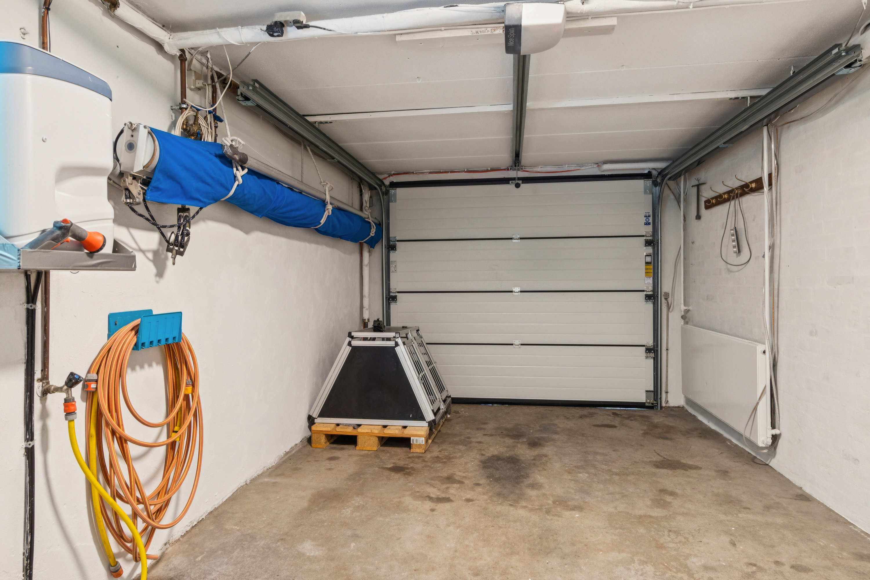 Fremhævet garage billede i fuldskærmstilstand. Billede af Præstebjergvej 21, Kirkebyen, 4540 Fårevejle
