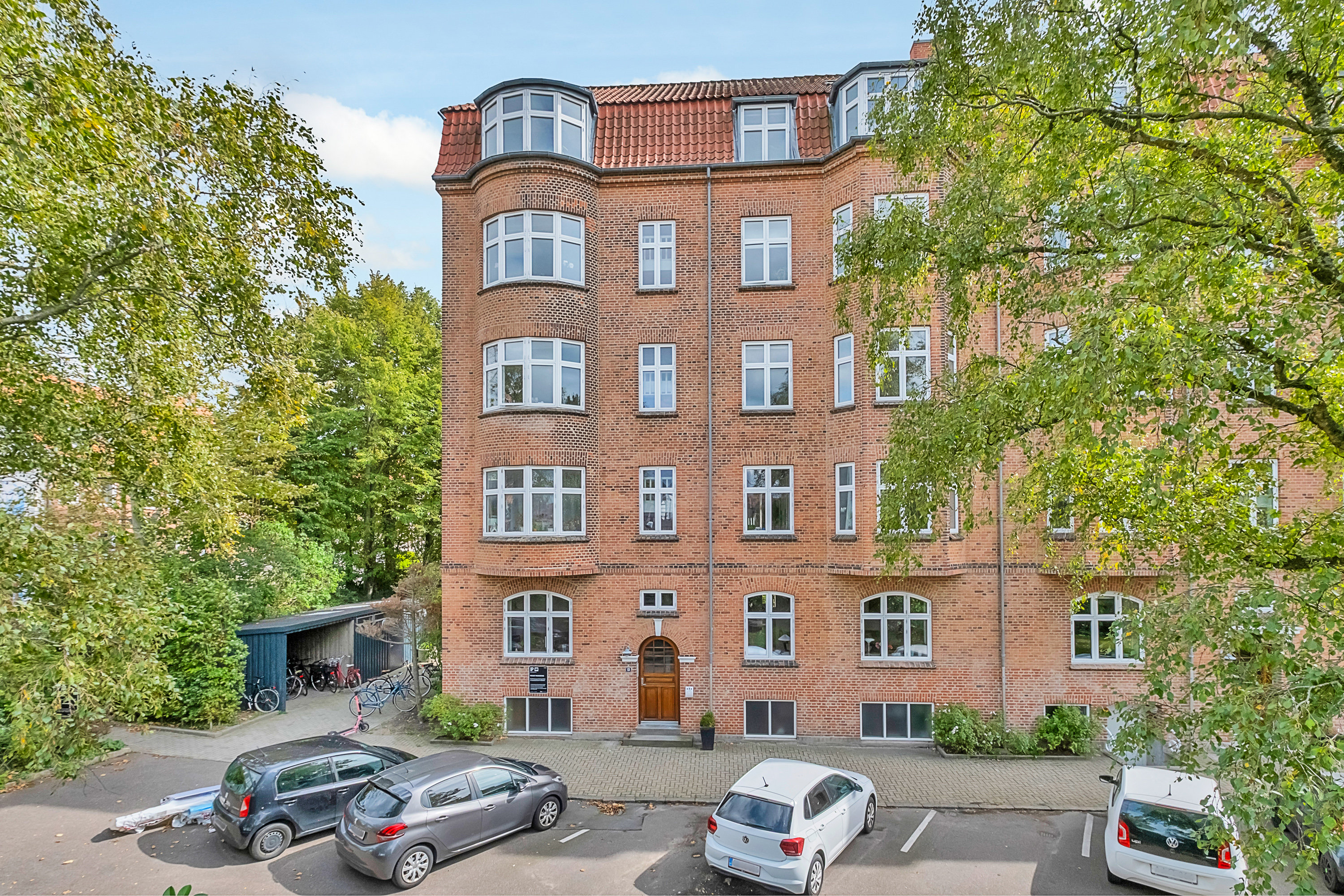Fremhævet facade billede i fuldskærmstilstand. Billede af Sonnesgade 15, 3. tv., 8000 Aarhus C