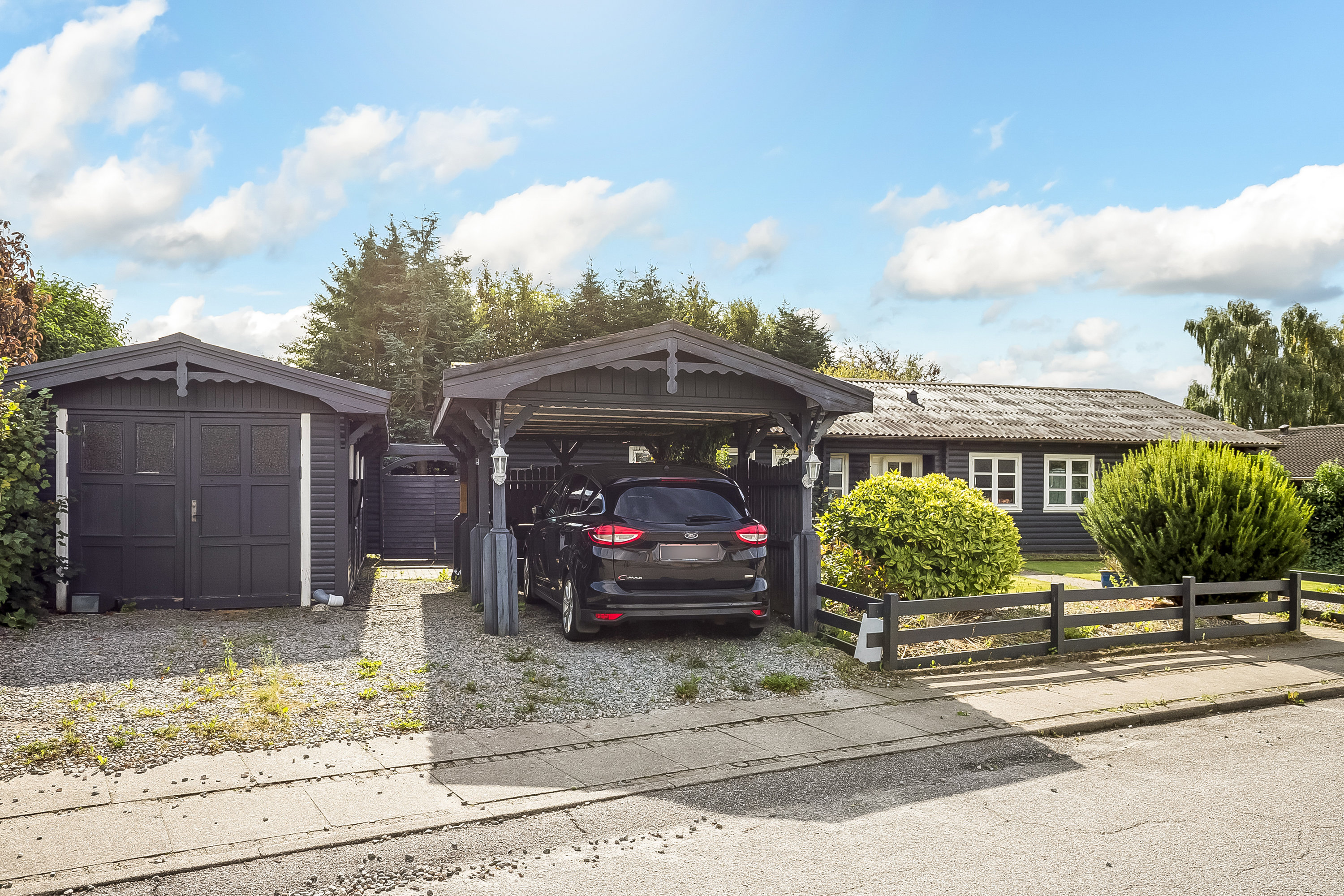 Fremhævet carport billede i fuldskærmstilstand. Billede af Kirkestien 13, Ødsted, 7100 Vejle