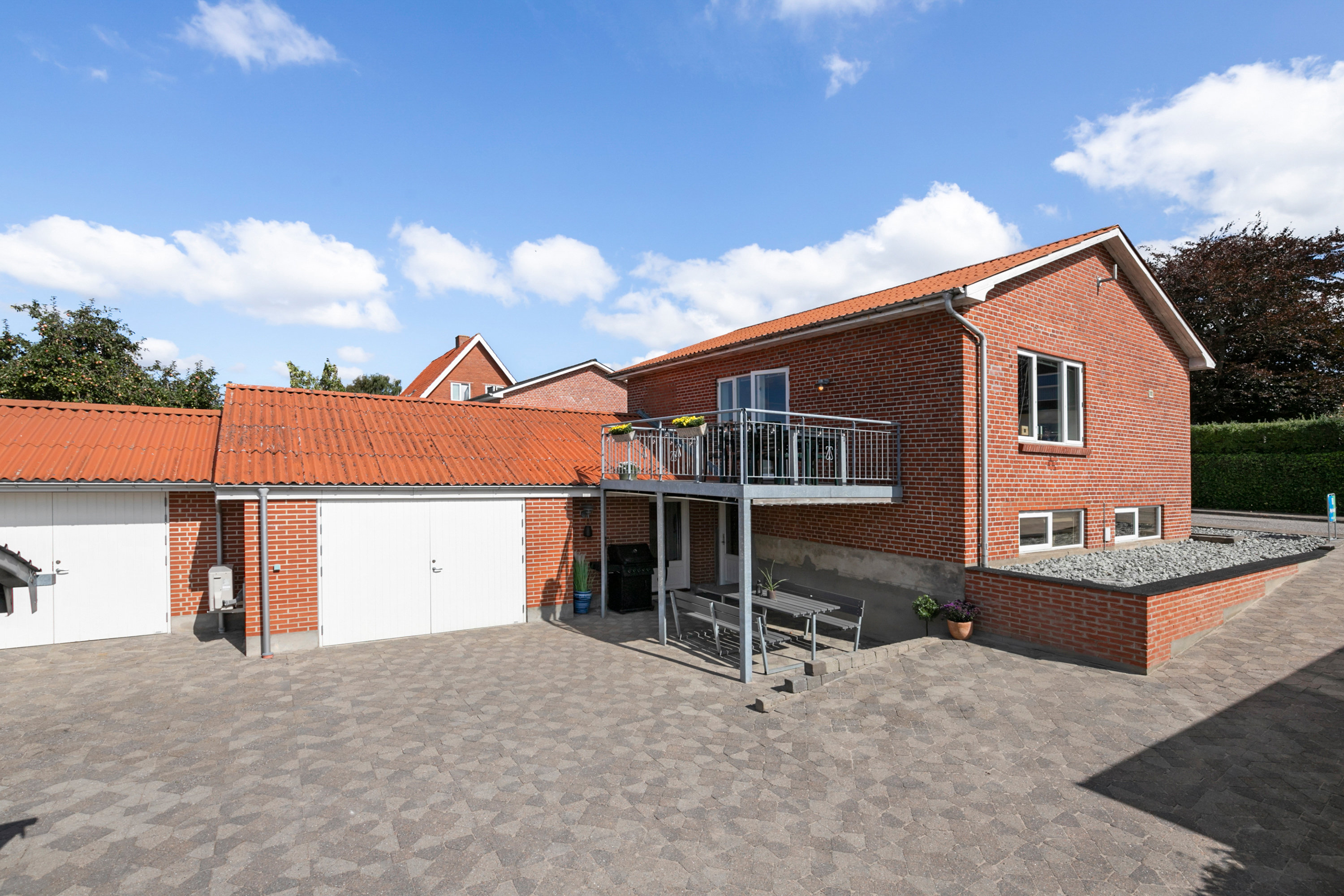 Fremhævet facade billede i fuldskærmstilstand. Billede af Østergade 27, 9640 Farsø