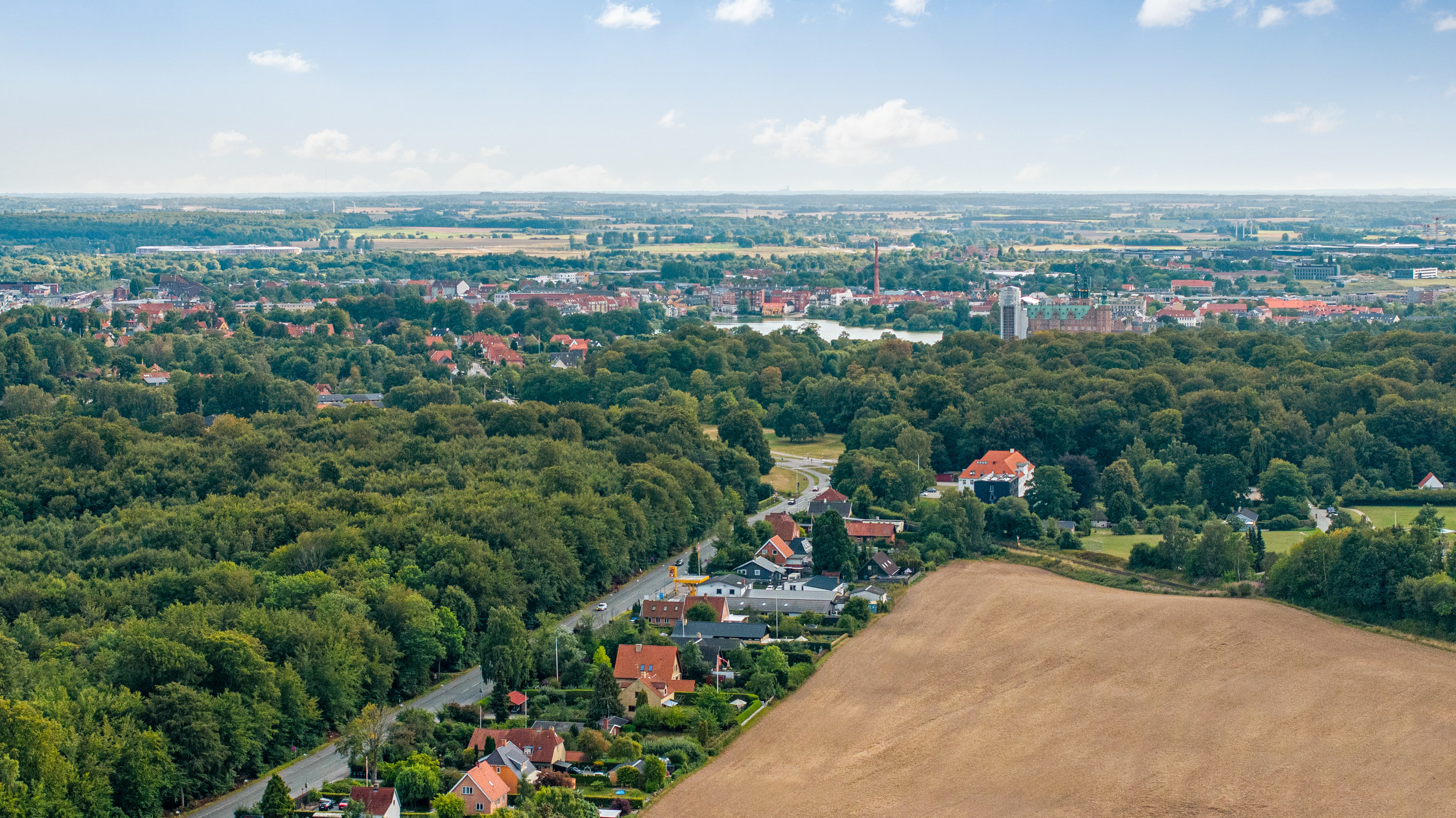 Fremhævet luftfoto billede i fuldskærmstilstand. Billede af Fredensborgvej 57, 3400 Hillerød
