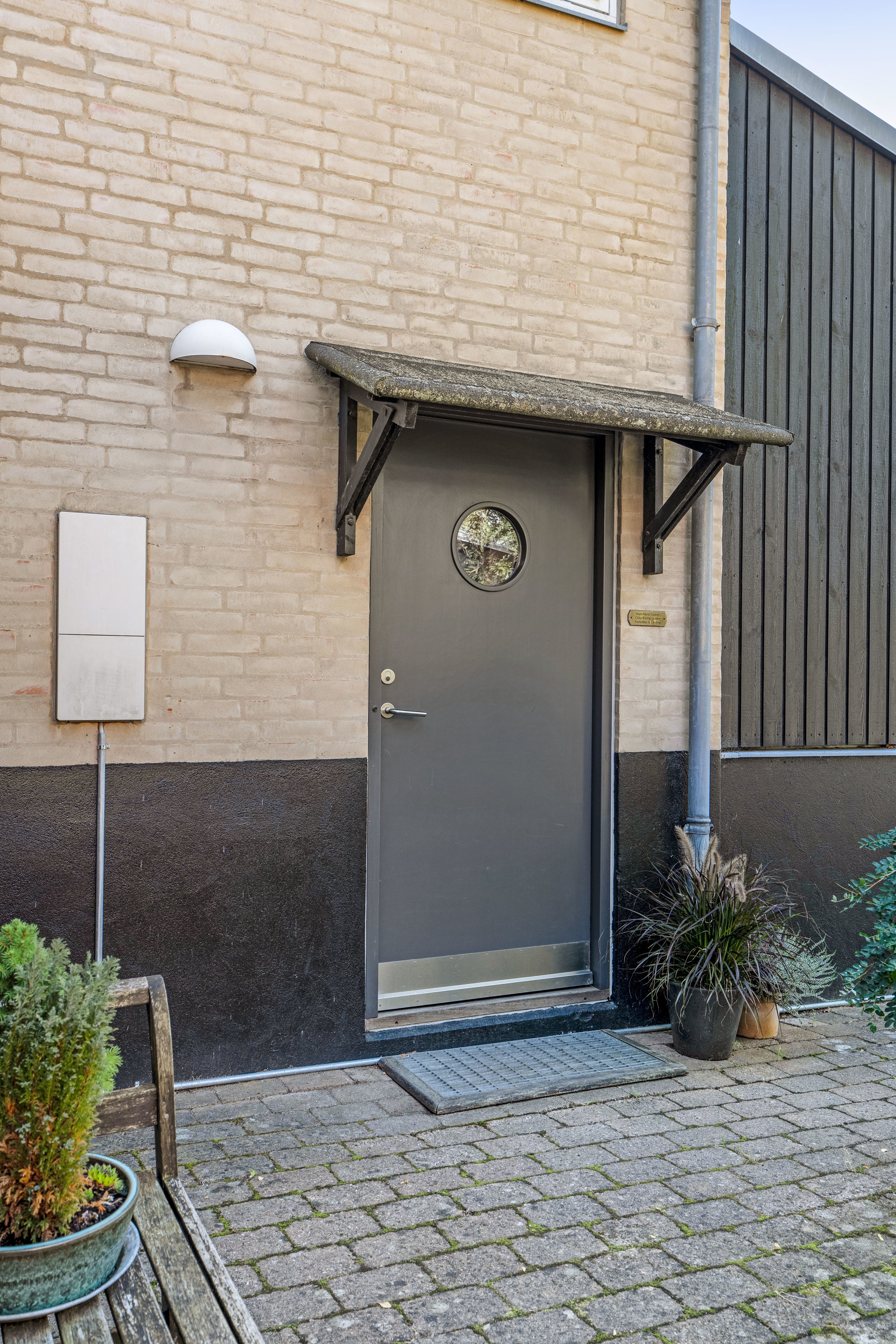 Fremhævet facade billede i fuldskærmstilstand. Billede af Kulsvier Huse 2, Gadevang, 3400 Hillerød