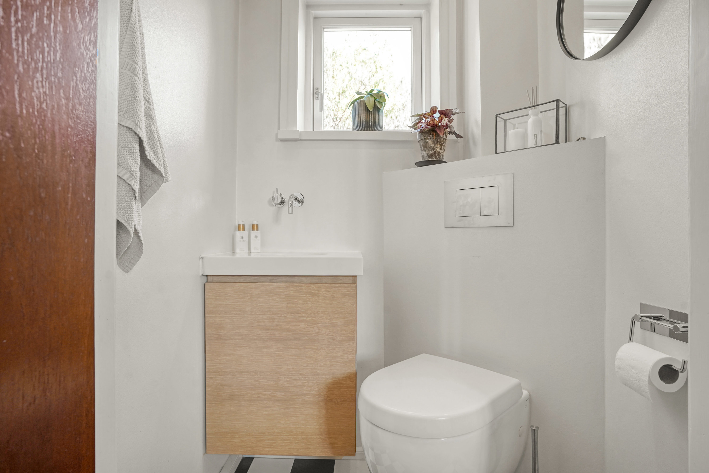 Fremhævet toilet billede i fuldskærmstilstand. Billede af Küstersvænget 2, 5230 Odense M
