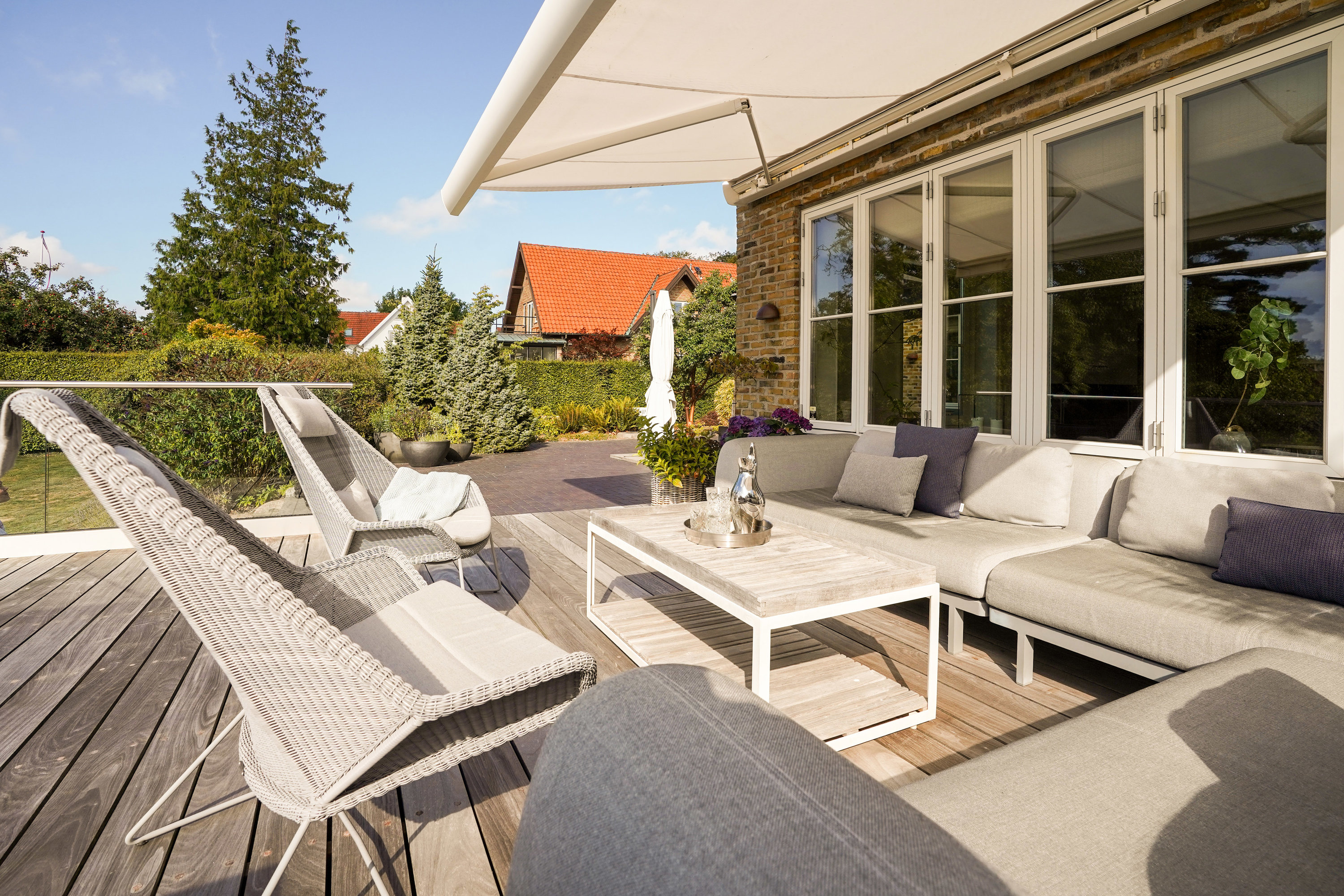 Fremhævet terrasse billede i fuldskærmstilstand. Billede af Küstersvænget 2, 5230 Odense M