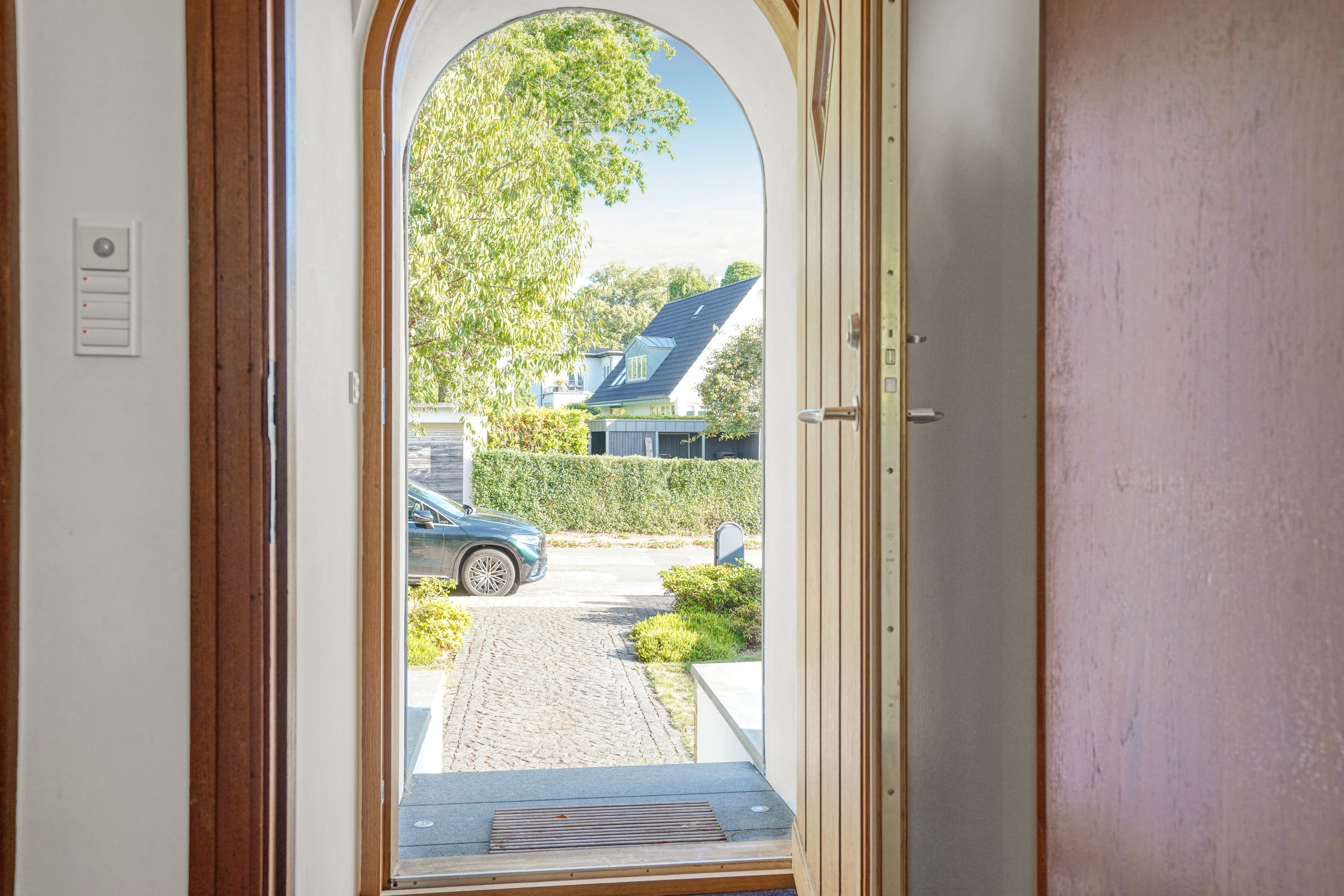 Fremhævet entré billede i fuldskærmstilstand. Billede af Küstersvænget 2, 5230 Odense M