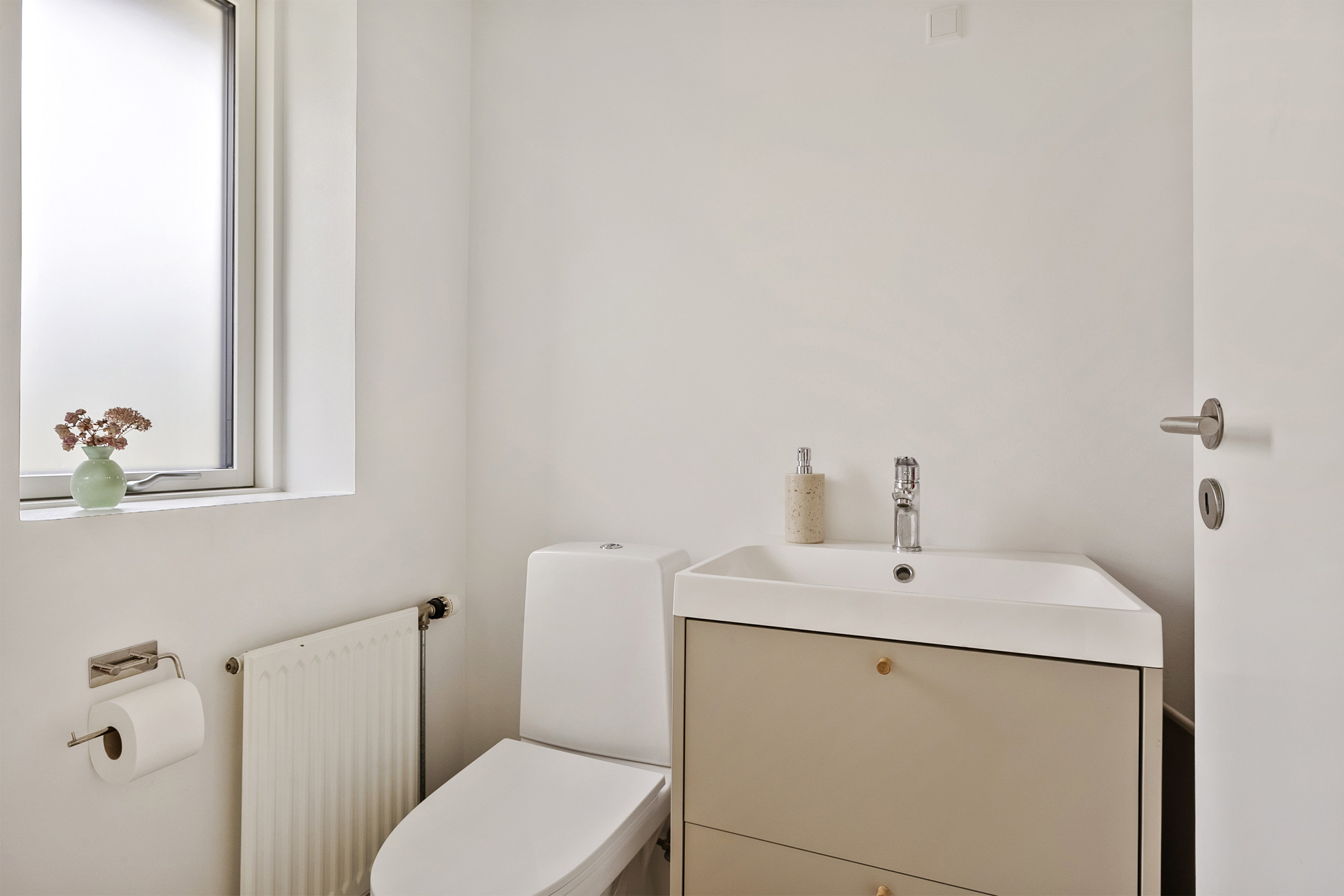 Fremhævet badeværelse billede i fuldskærmstilstand. Billede af Øster Hessel 41, Løjt Kirkeby, 6200 Aabenraa