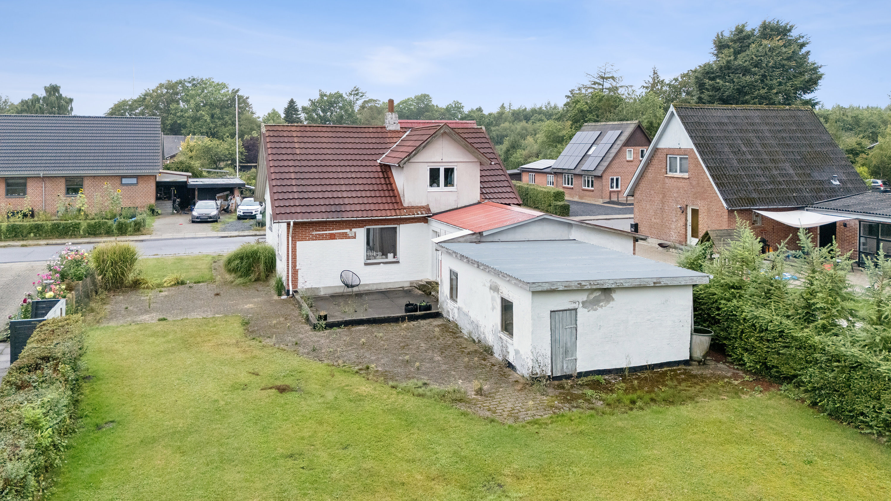 Fremhævet set fra haven billede i fuldskærmstilstand. Billede af Gammel Bøvlvej 28, 7260 Sønder Omme