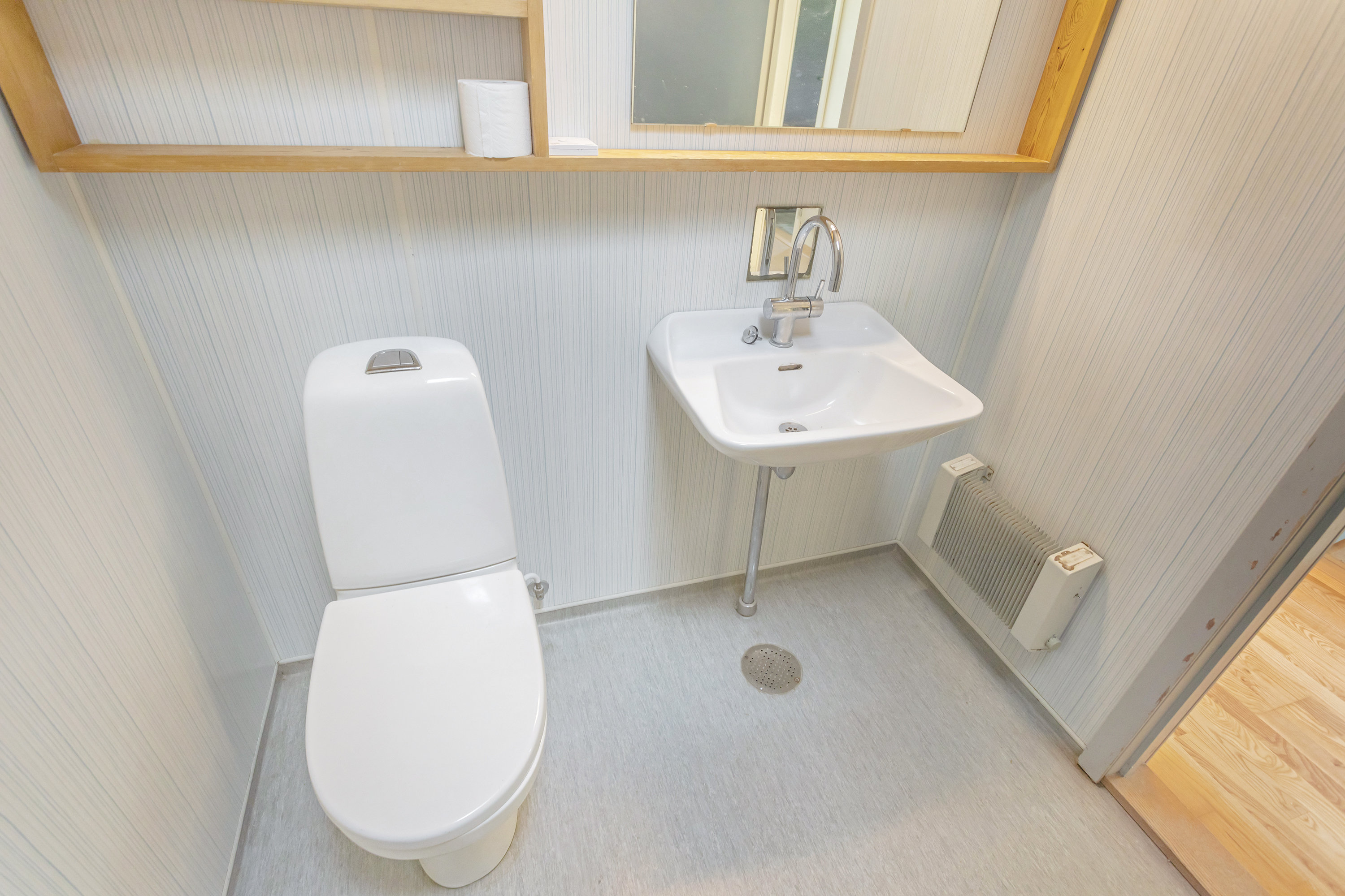 Fremhævet toilet billede i fuldskærmstilstand. Billede af Askeengen 110, 2740 Skovlunde