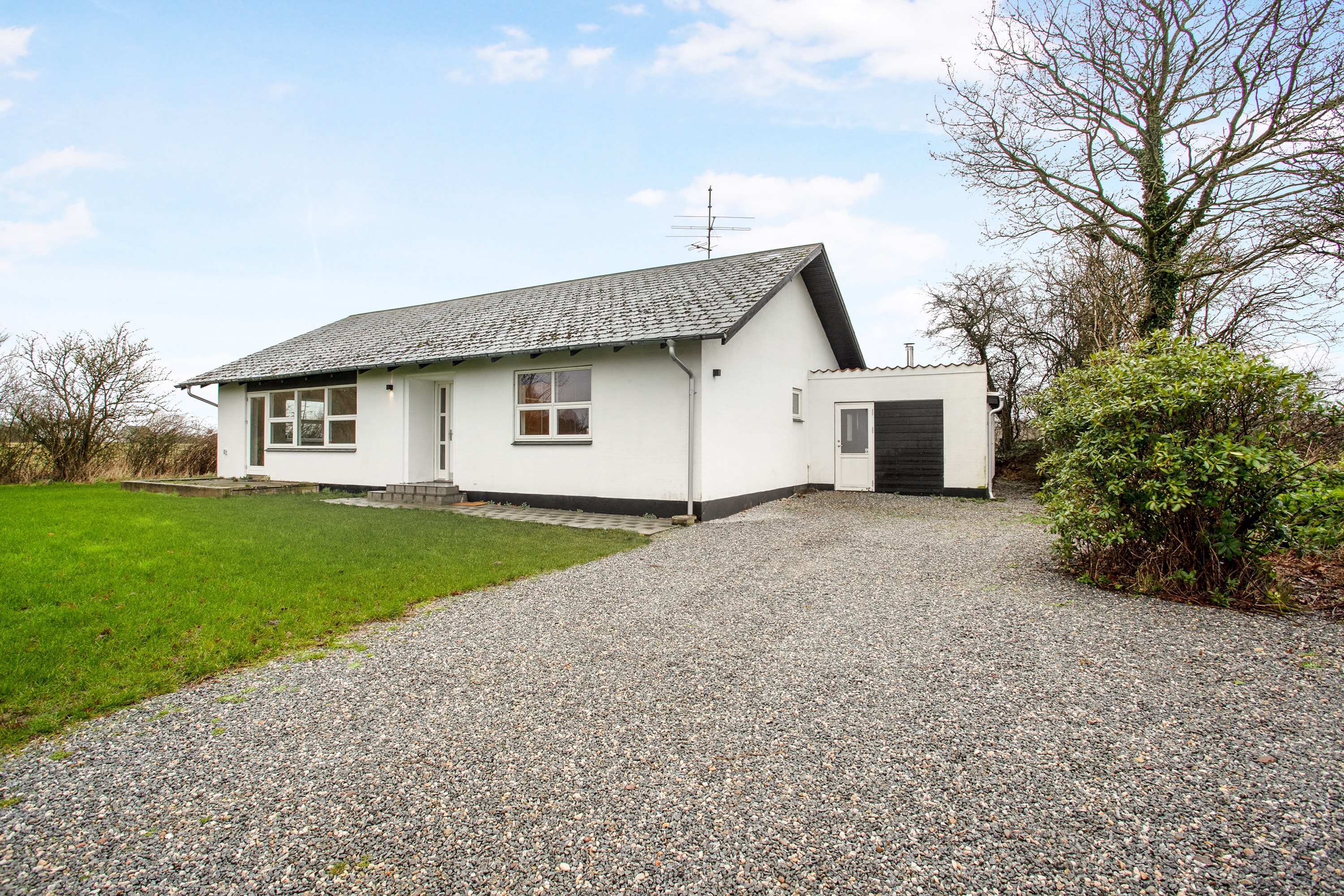 Errested Kirkevej 5, Bjerning, 6100 Haderslev