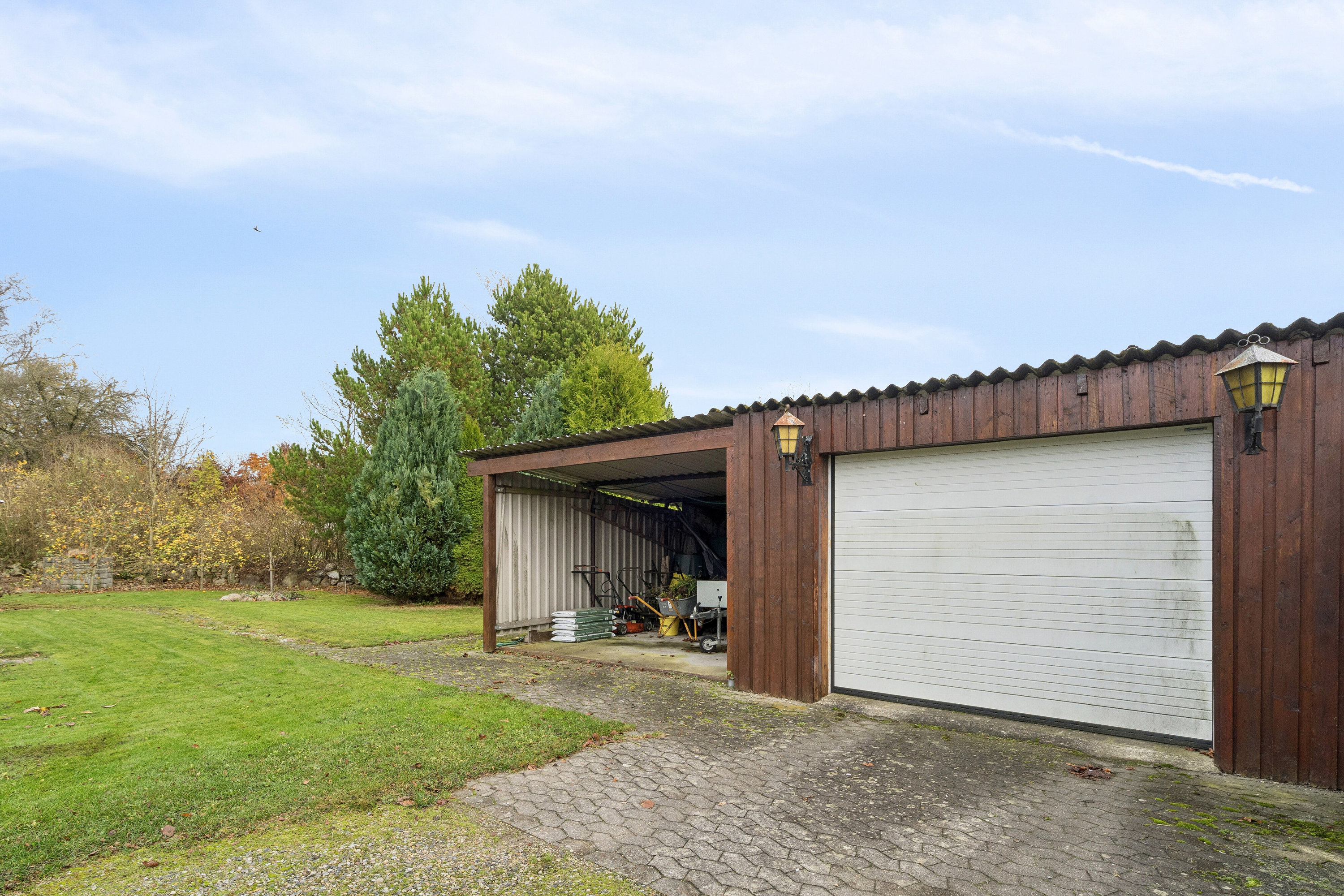 Fremhævet garage billede i fuldskærmstilstand. Billede af Bymosen 15, Nr Onsild, 9500 Hobro