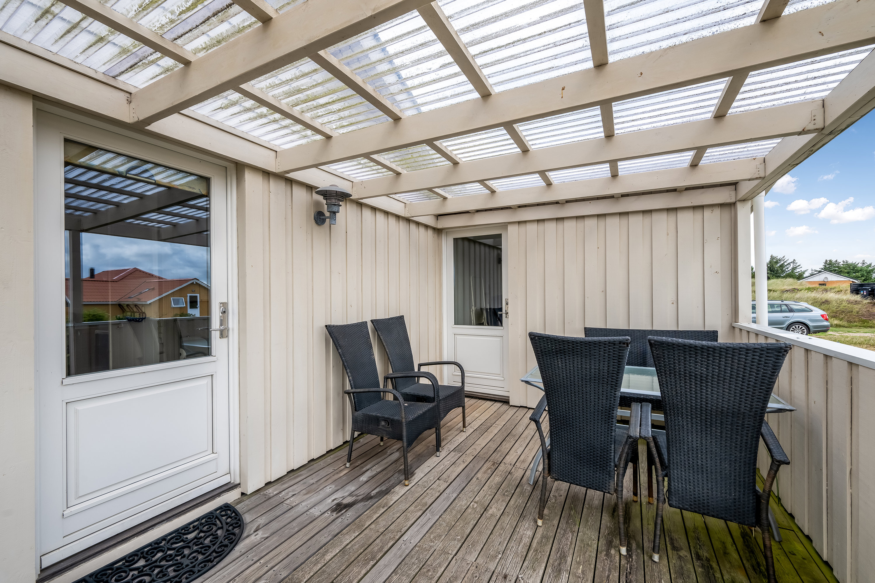 Fremhævet overdækket terrasse billede i fuldskærmstilstand. Billede af Auroravej 16, Bjerregaard, 6960 Hvide Sande