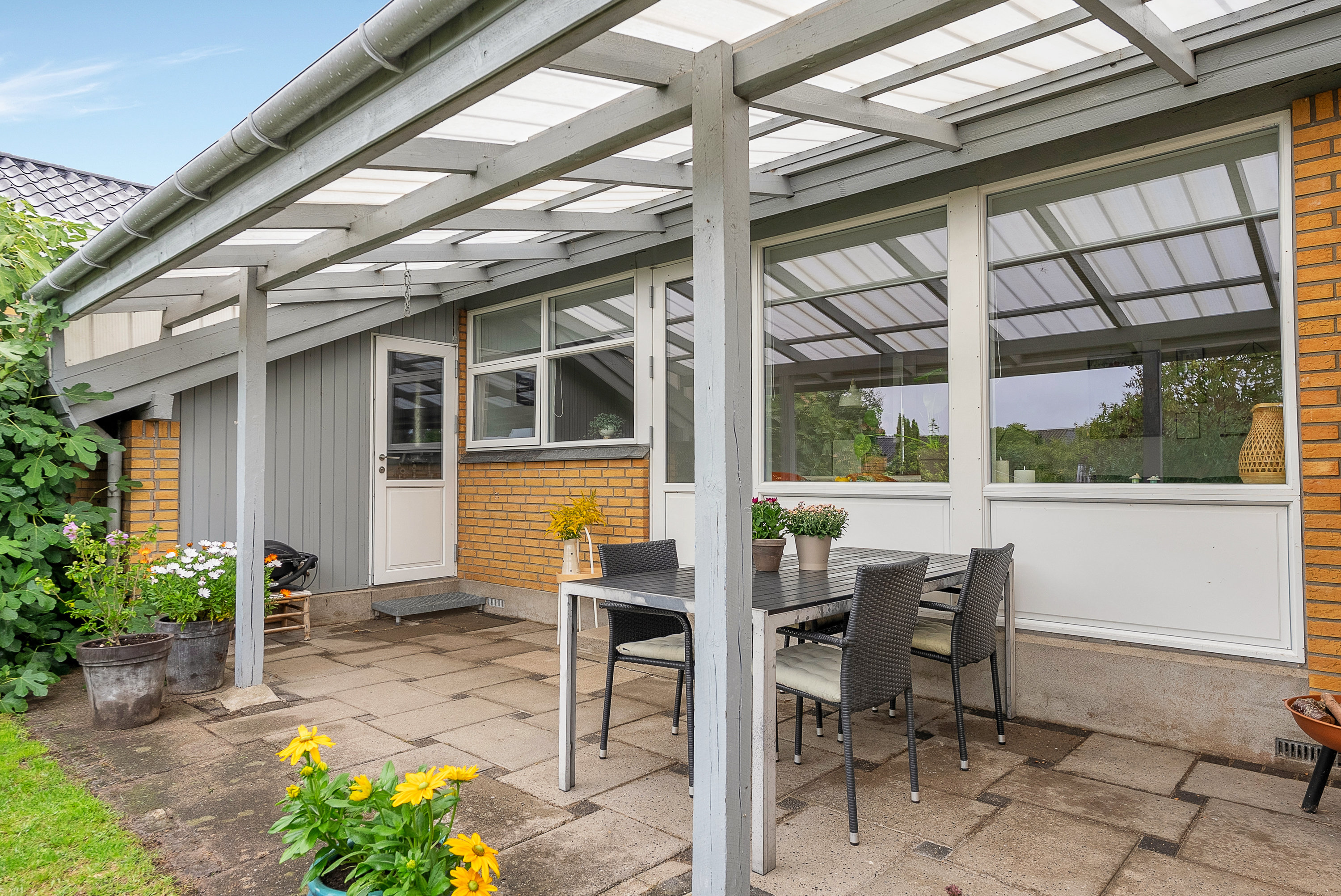 Fremhævet overdækket terrasse billede i fuldskærmstilstand. Billede af Groløkkevænget 23, Søhus, 5270 Odense N