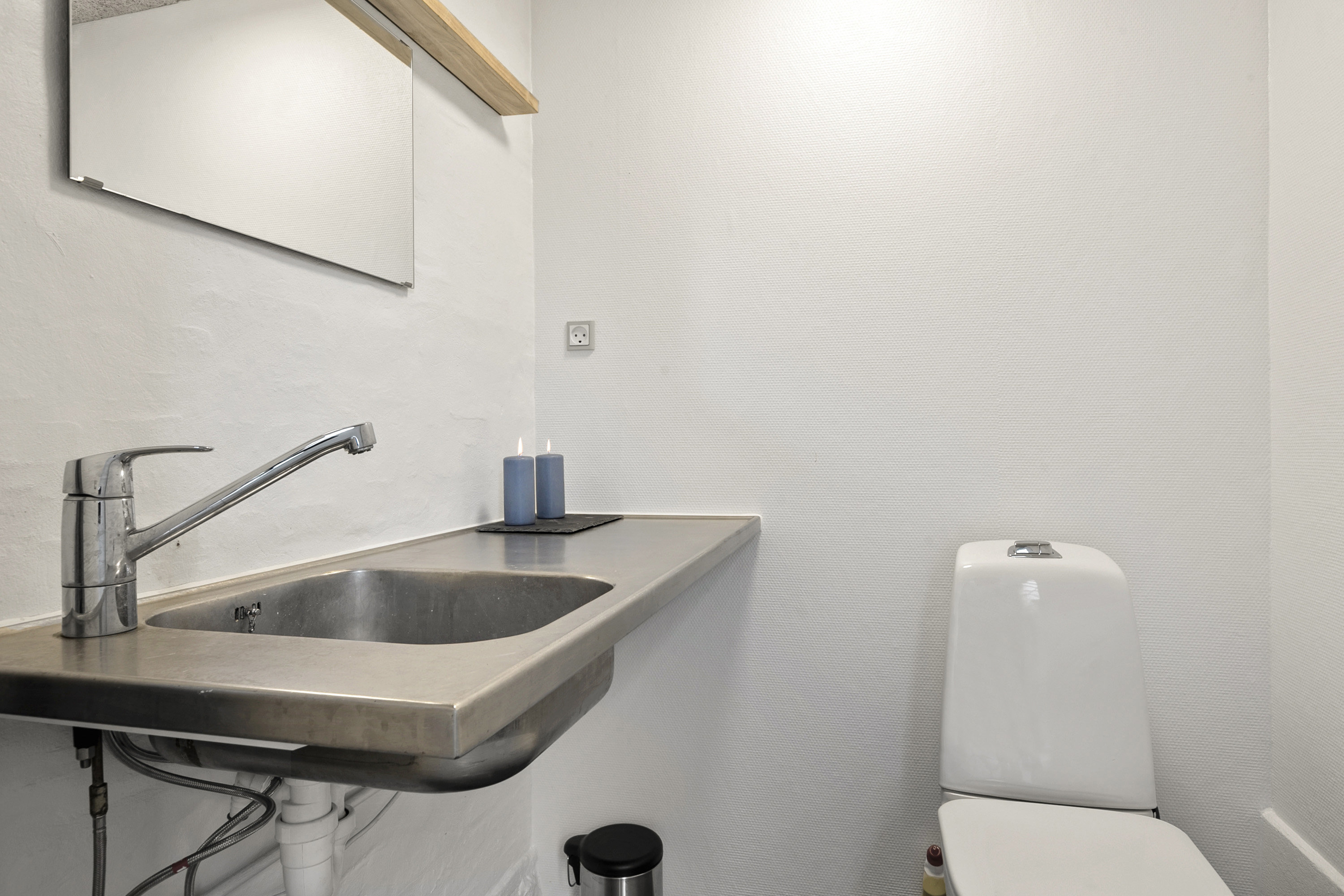 Fremhævet toilet billede i fuldskærmstilstand. Billede af Varnæsvigvej 9, Varnæs, 6200 Aabenraa