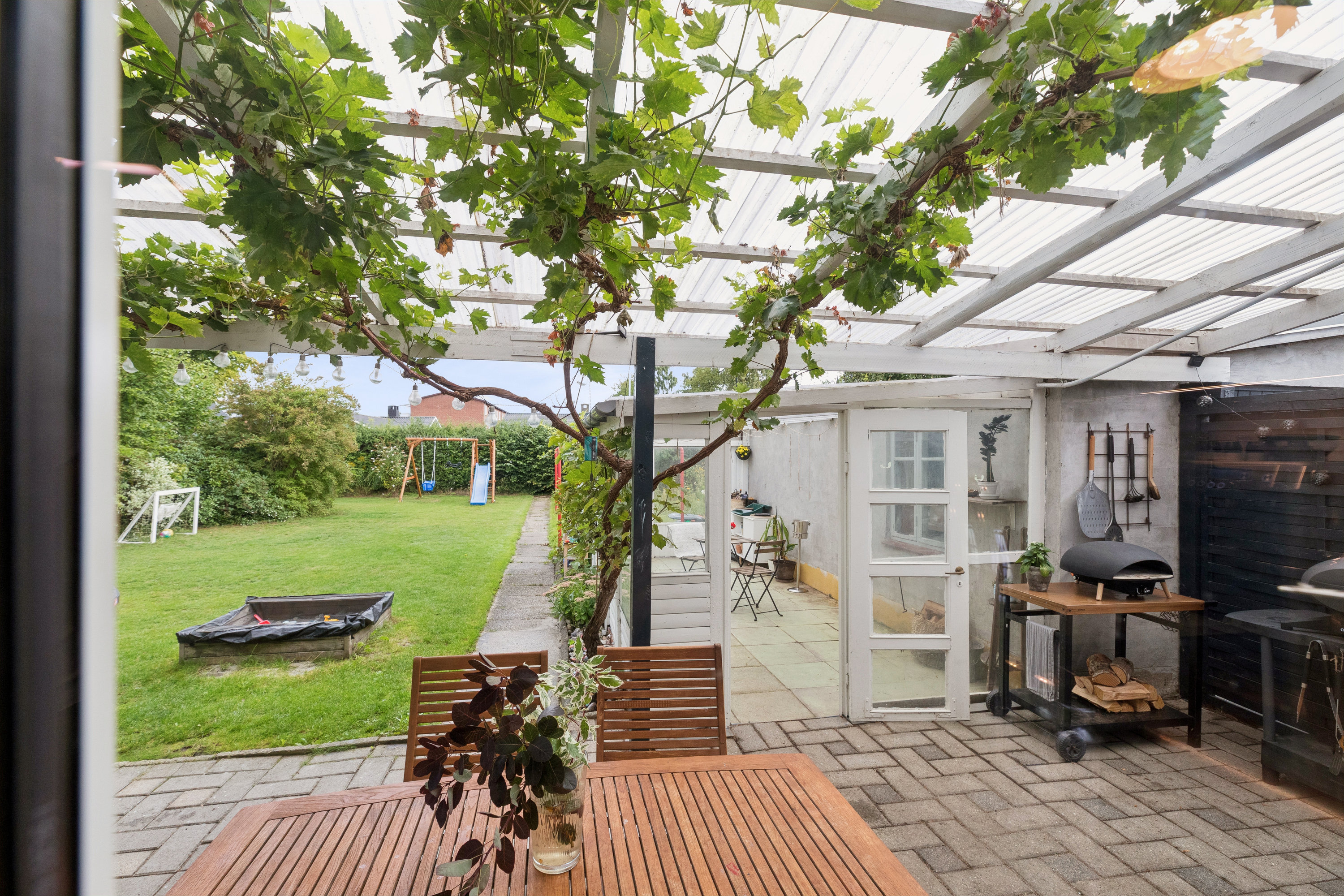 Fremhævet terrasse billede i fuldskærmstilstand. Billede af Stationsvej 20, 2640 Hedehusene