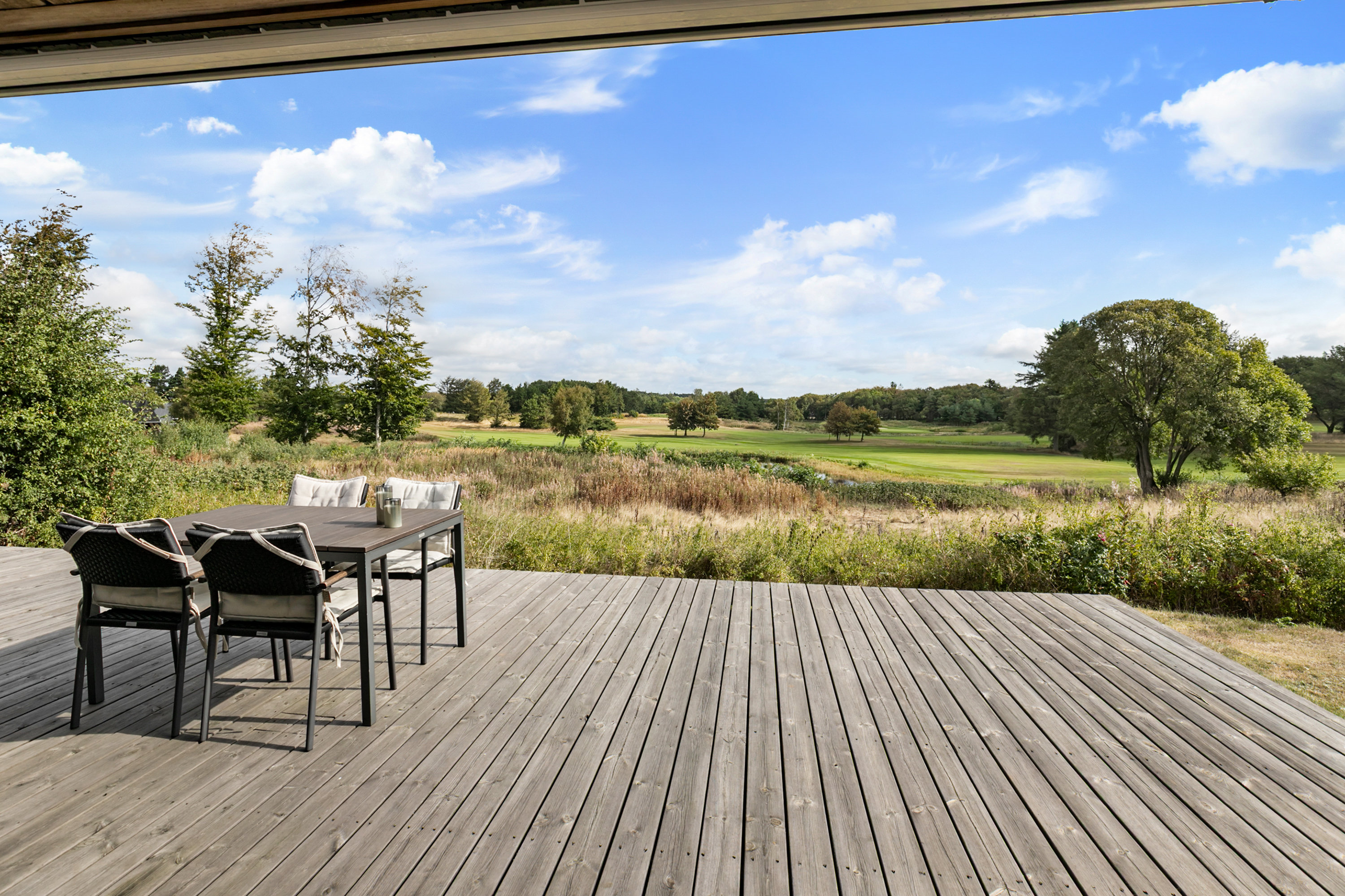 Fremhævet terrasse billede i fuldskærmstilstand. Billede af Golfsvinget 107, Gatten, 9640 Farsø