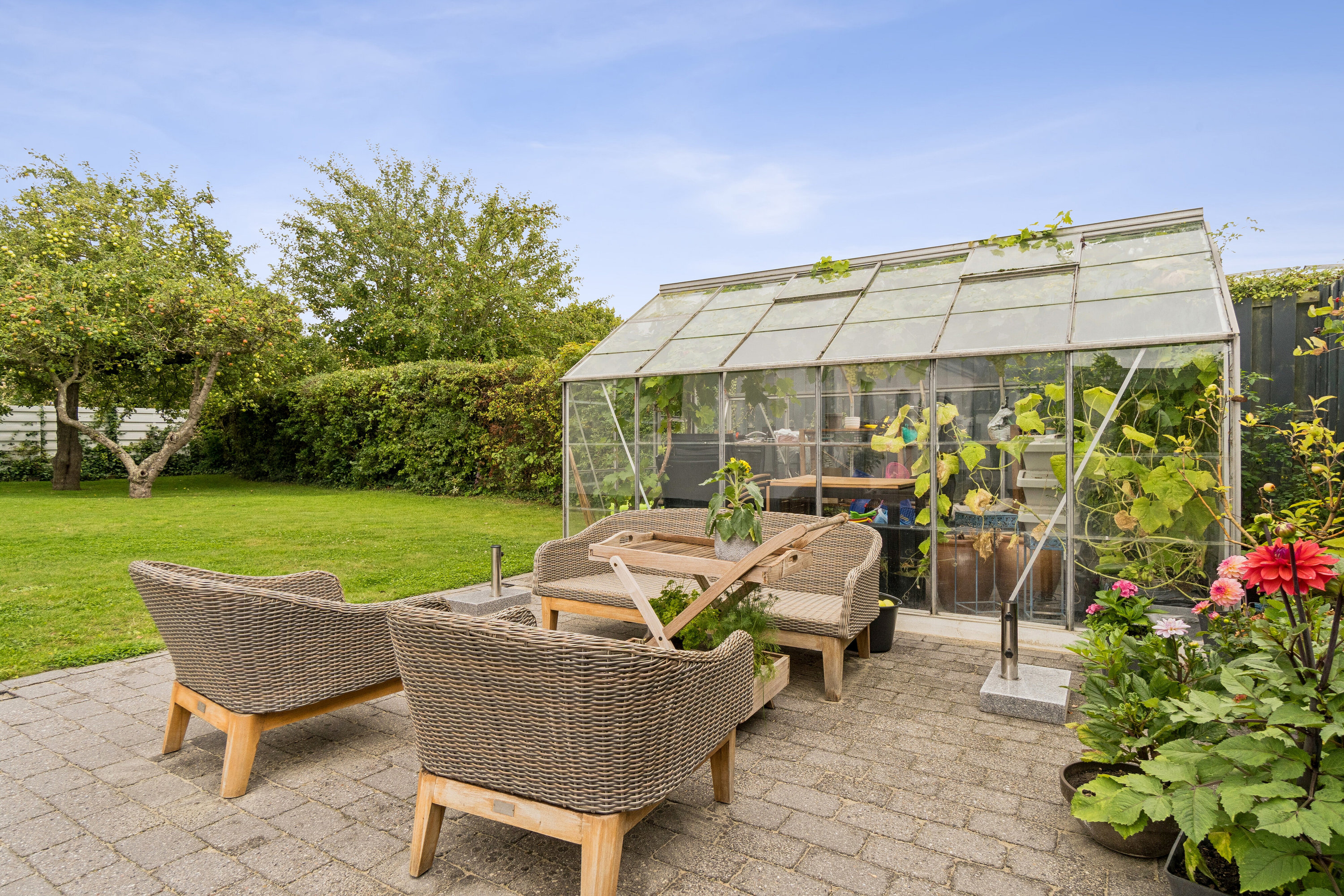 Fremhævet terrasse billede i fuldskærmstilstand. Billede af Myrholmsvej 93, 8260 Viby J