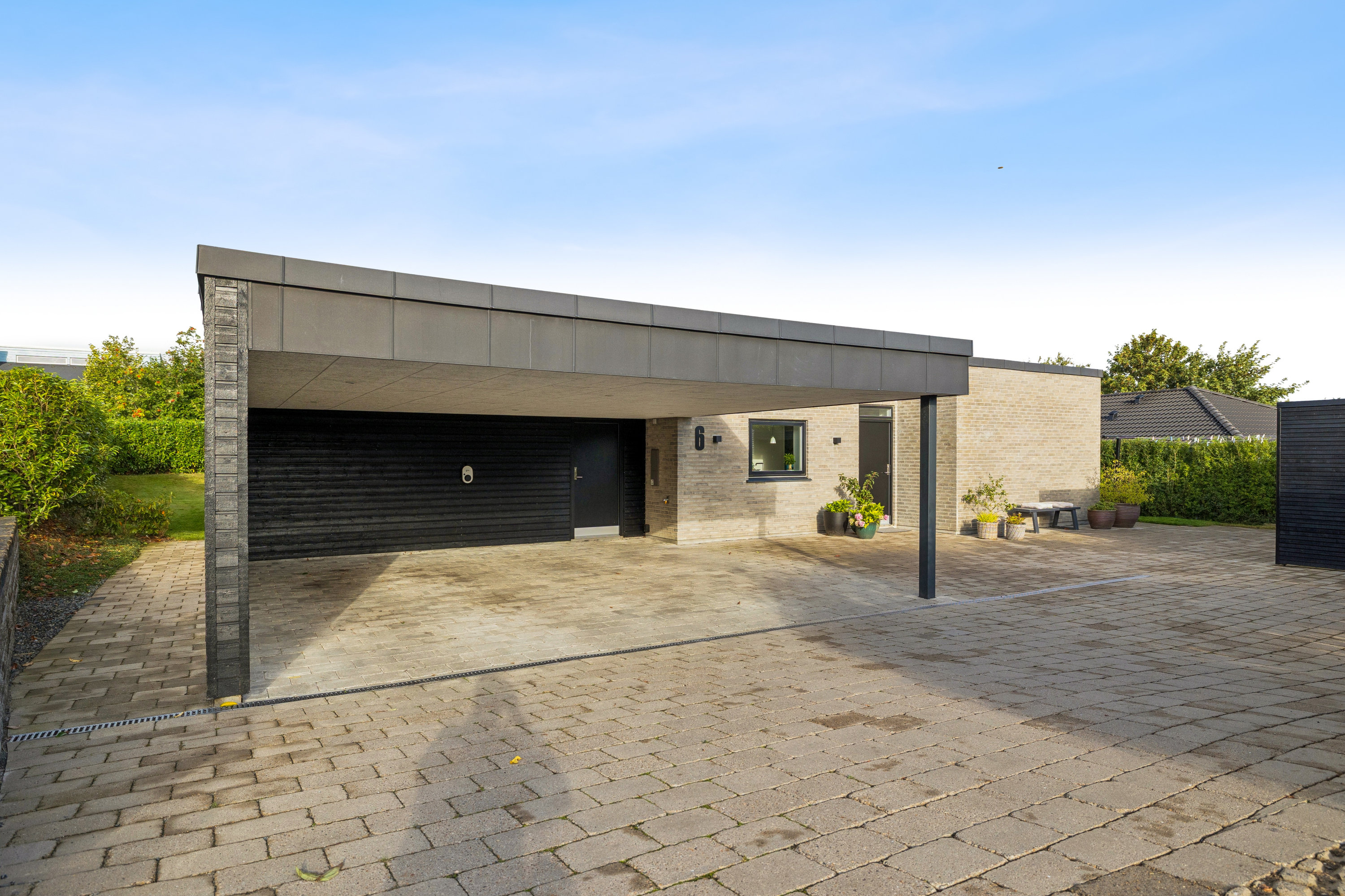 Fremhævet carport billede i fuldskærmstilstand. Billede af Bragesvej 6, Gram, 8660 Skanderborg