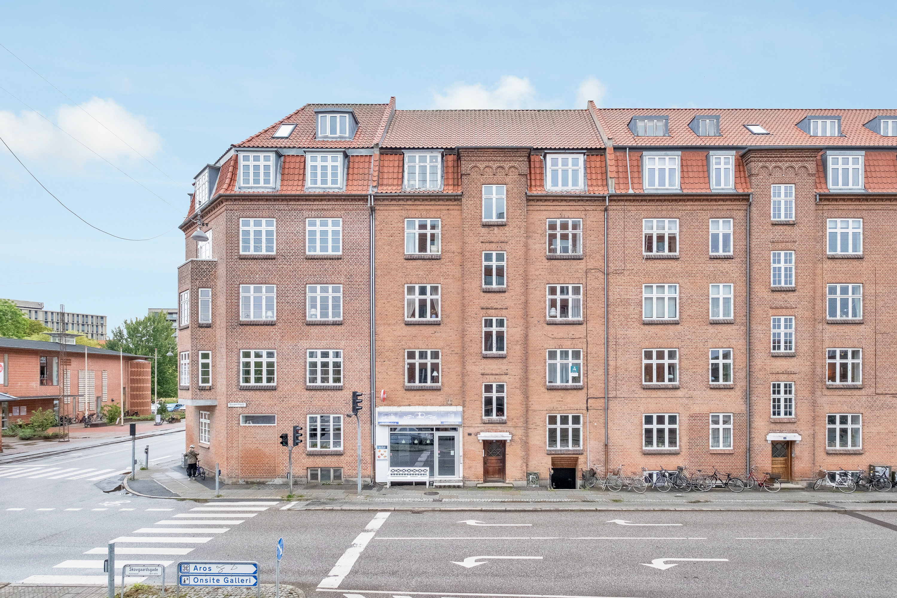 Fremhævet facade billede i fuldskærmstilstand. Billede af Skovgaardsgade 18, 4. tv., 8000 Aarhus C