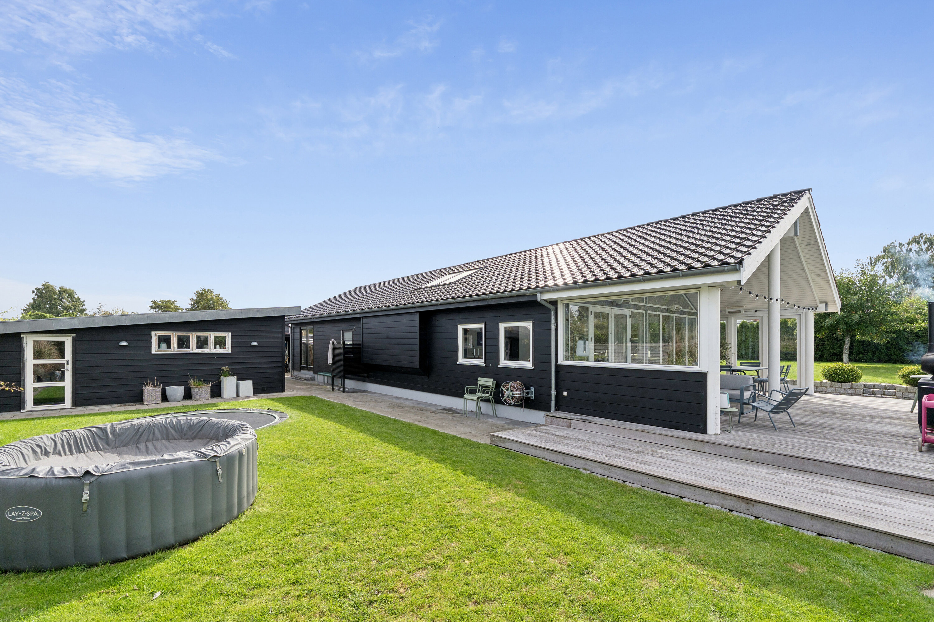 Fremhævet set fra haven billede i fuldskærmstilstand. Billede af Stjernevej 21B, 3100 Hornbæk