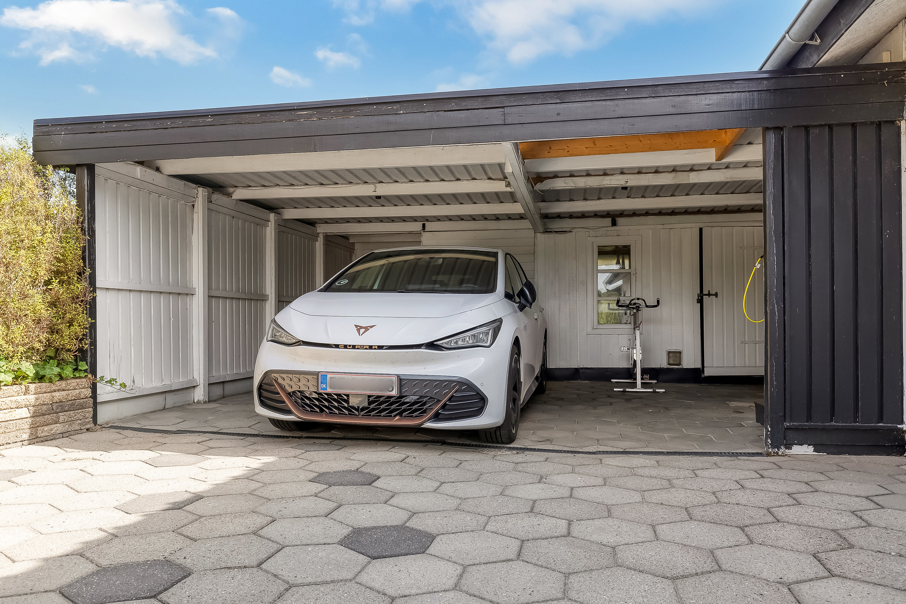 Fremhævet carport billede i fuldskærmstilstand. Billede af Boesvangen 48, Bredballe, 7120 Vejle Øst